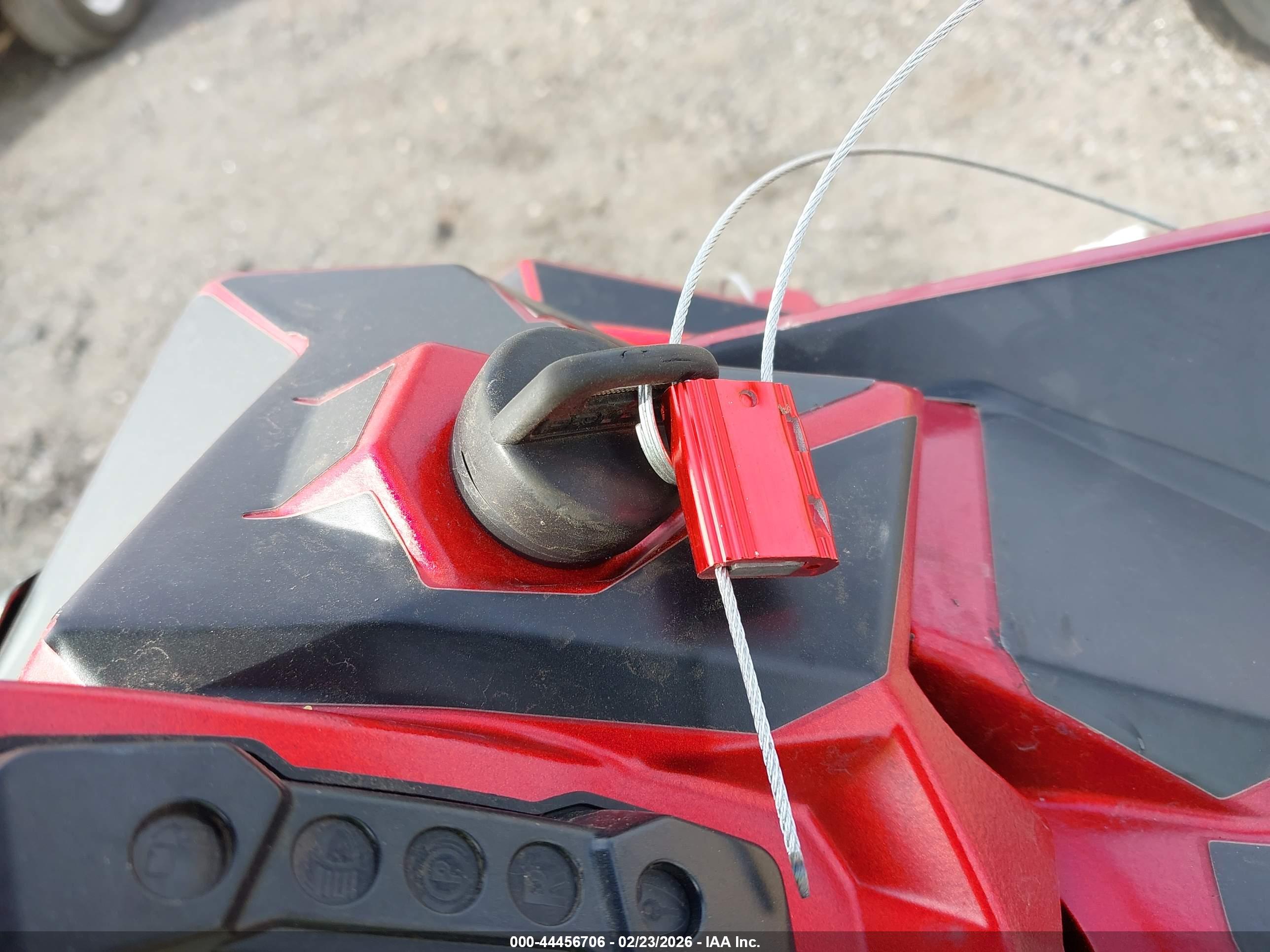 POLARIS 850 image 11