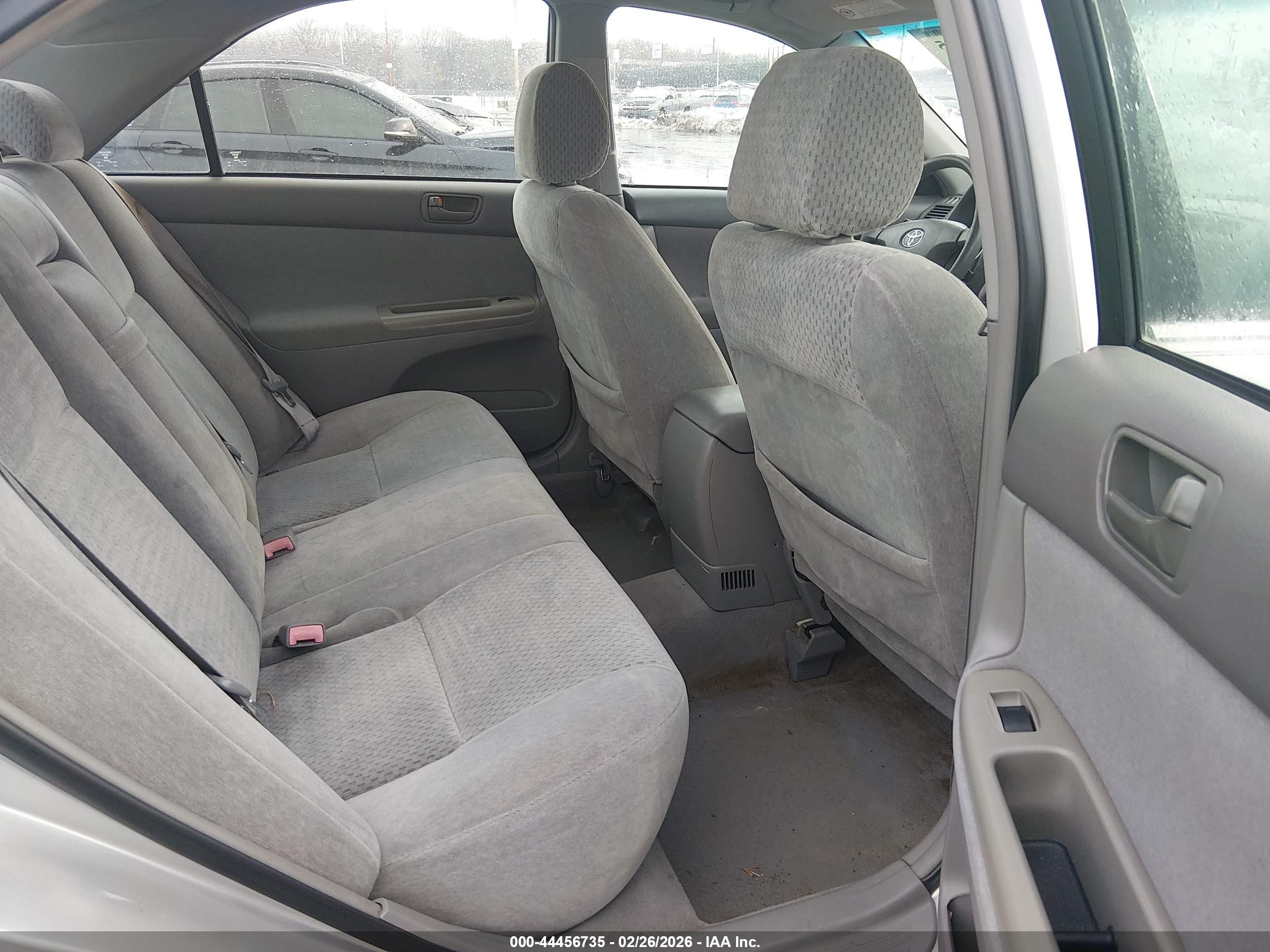 TOYOTA CAMRY image 8