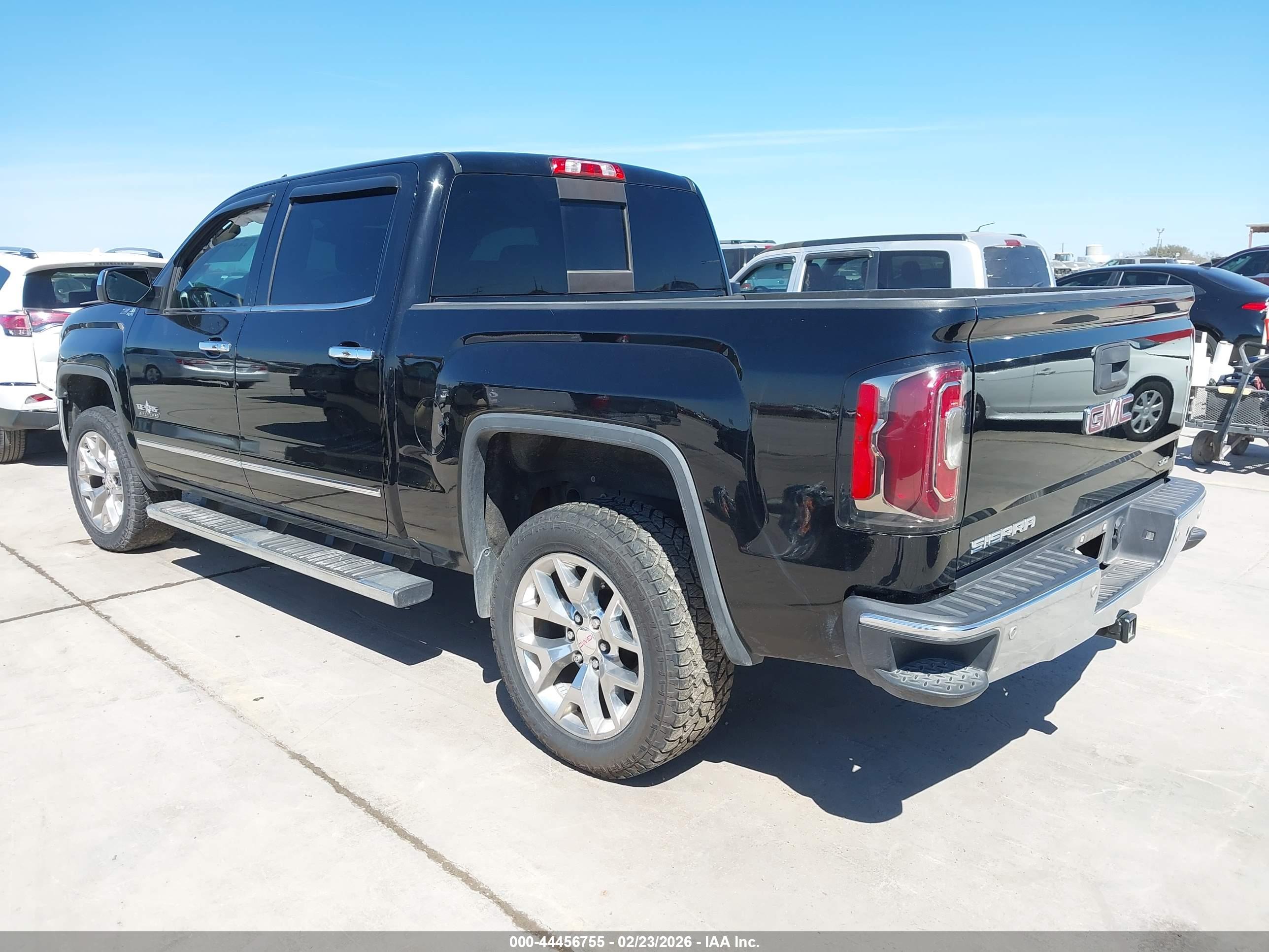 GMC SIERRA image 3