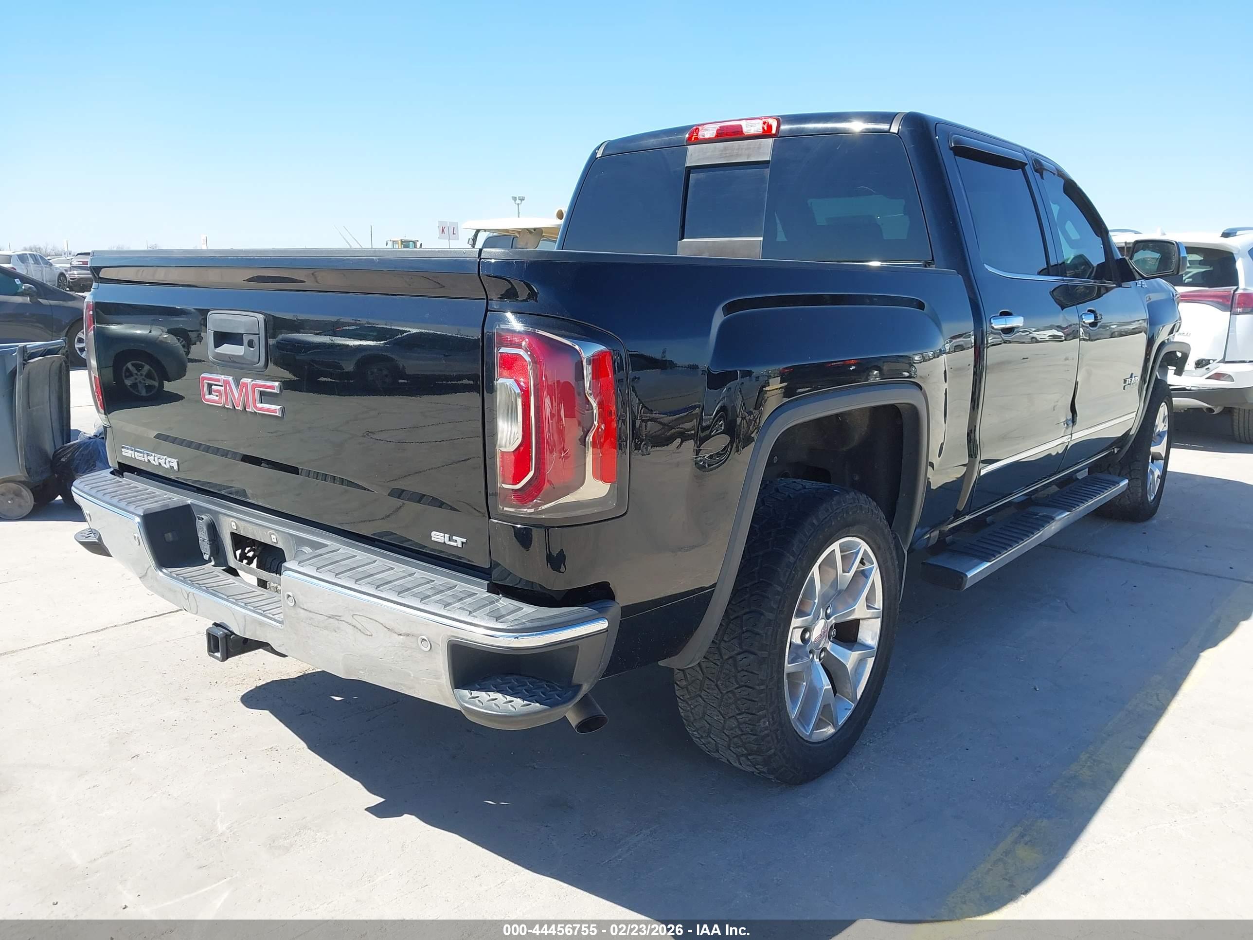 GMC SIERRA image 4