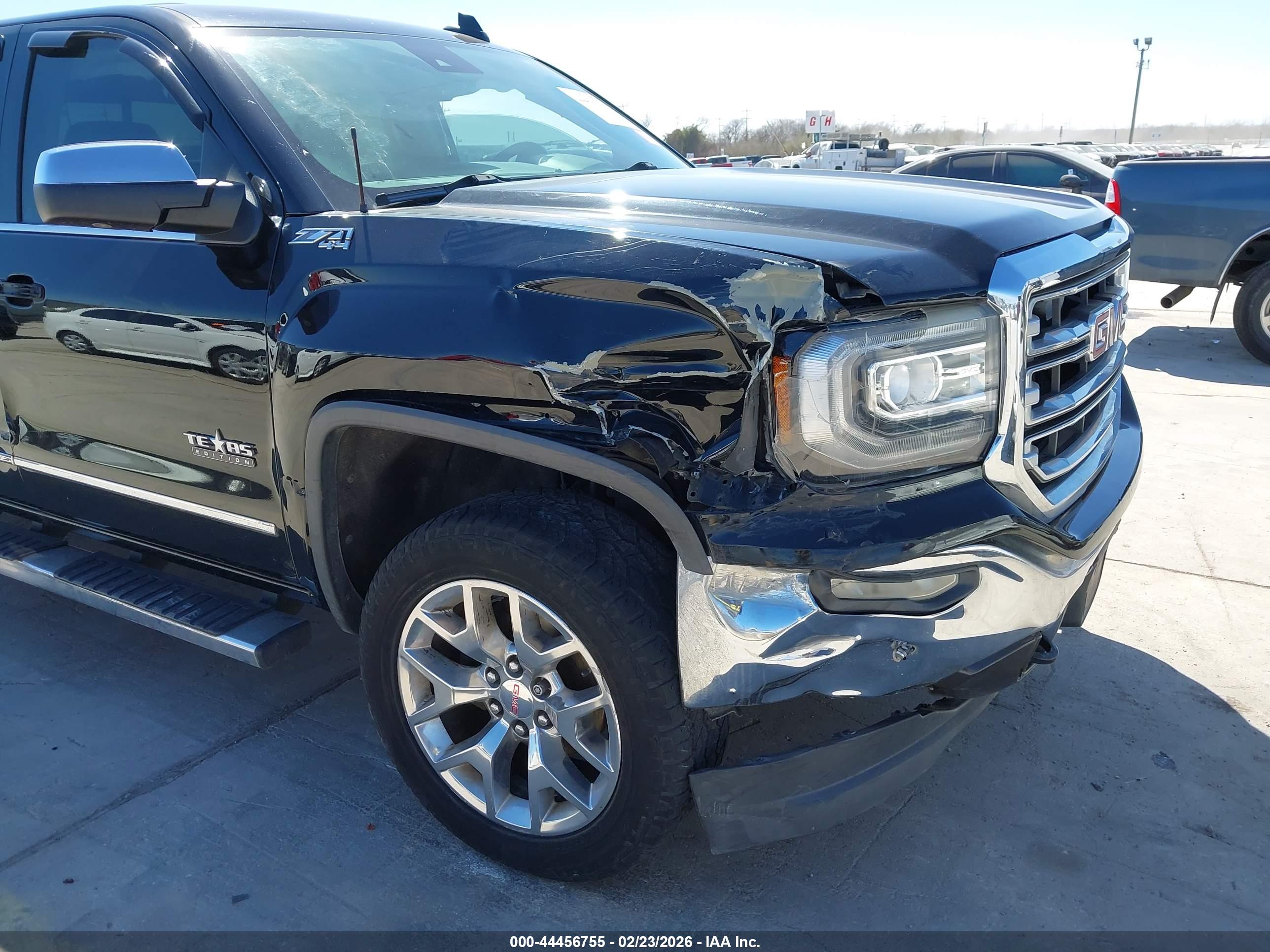 GMC SIERRA image 6