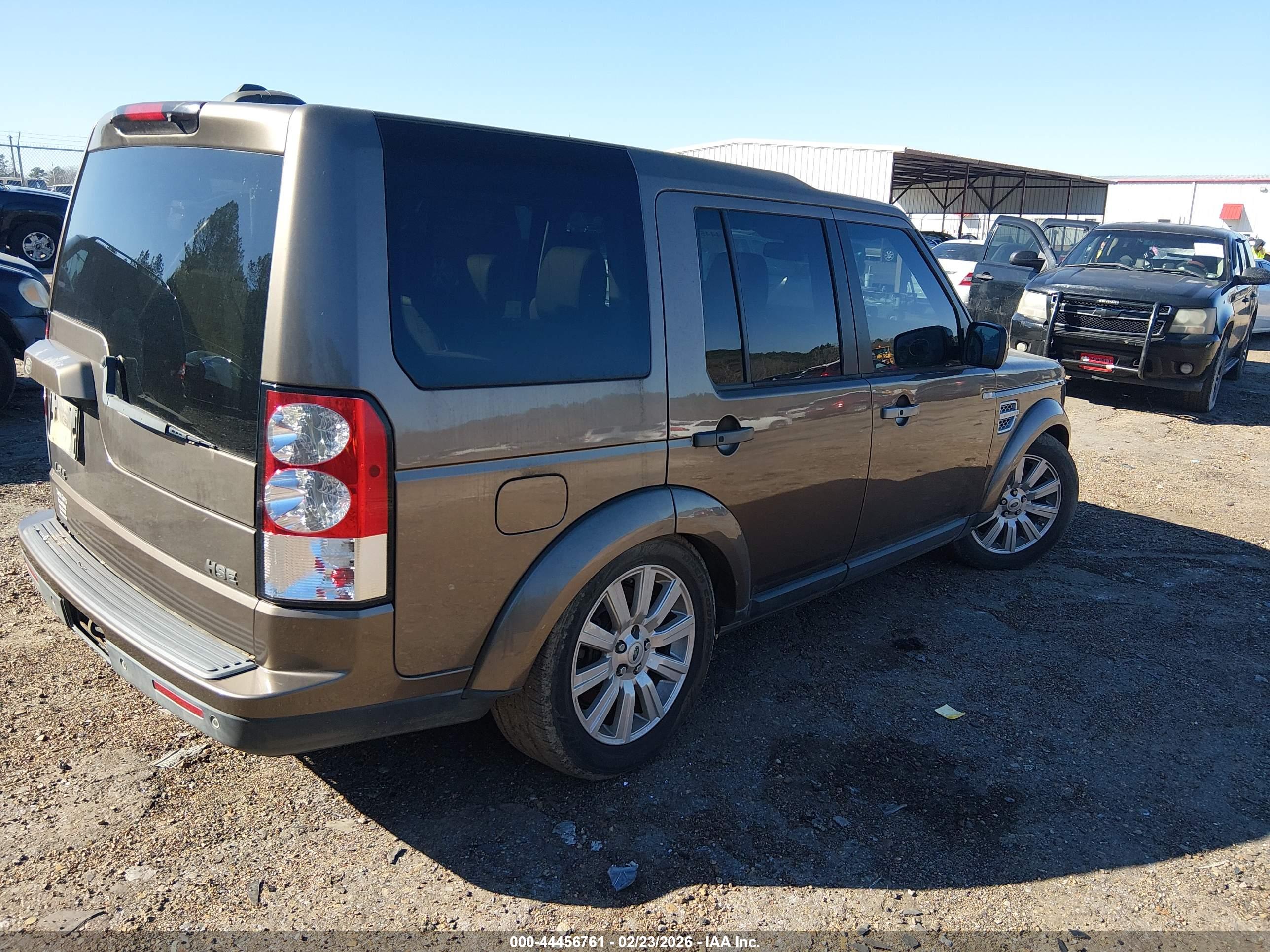 LAND ROVER image 4
