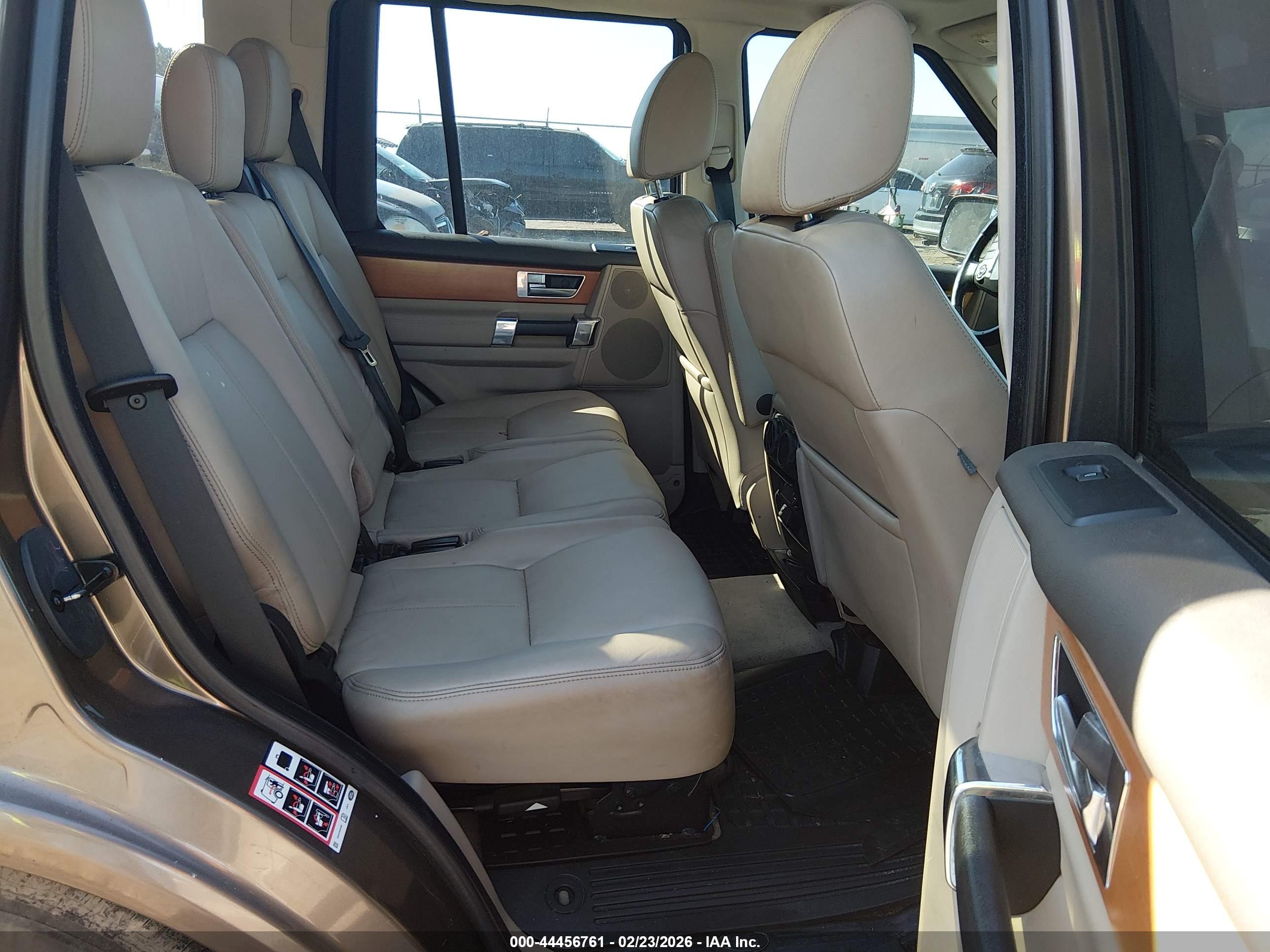 LAND ROVER image 8