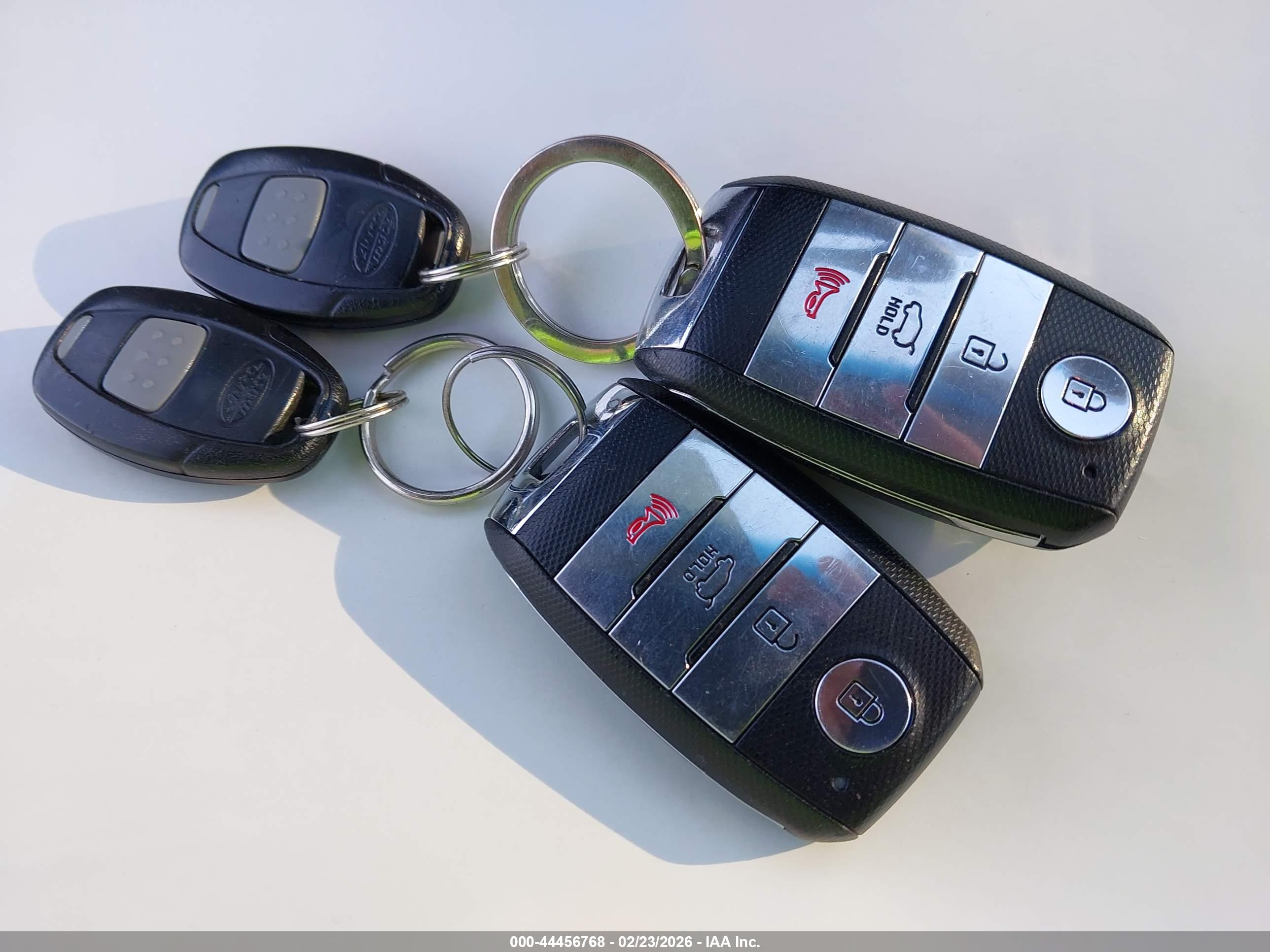 KIA SORENTO image 11