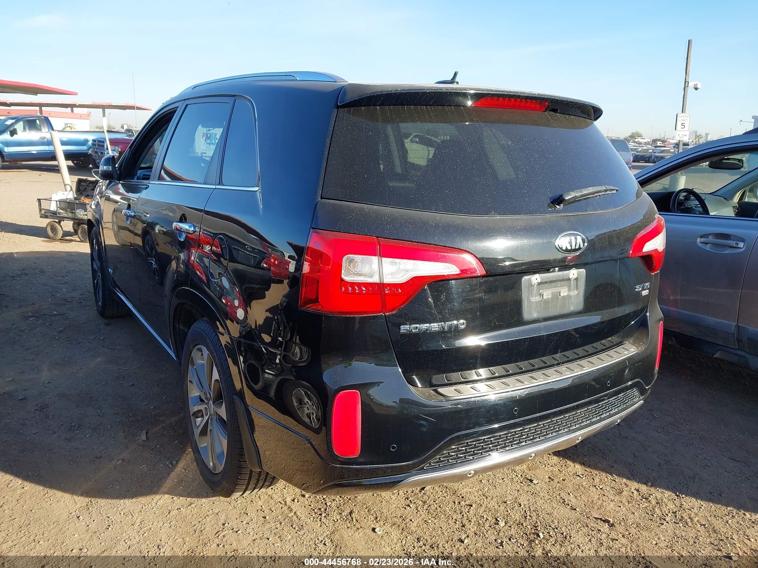 KIA SORENTO image 3