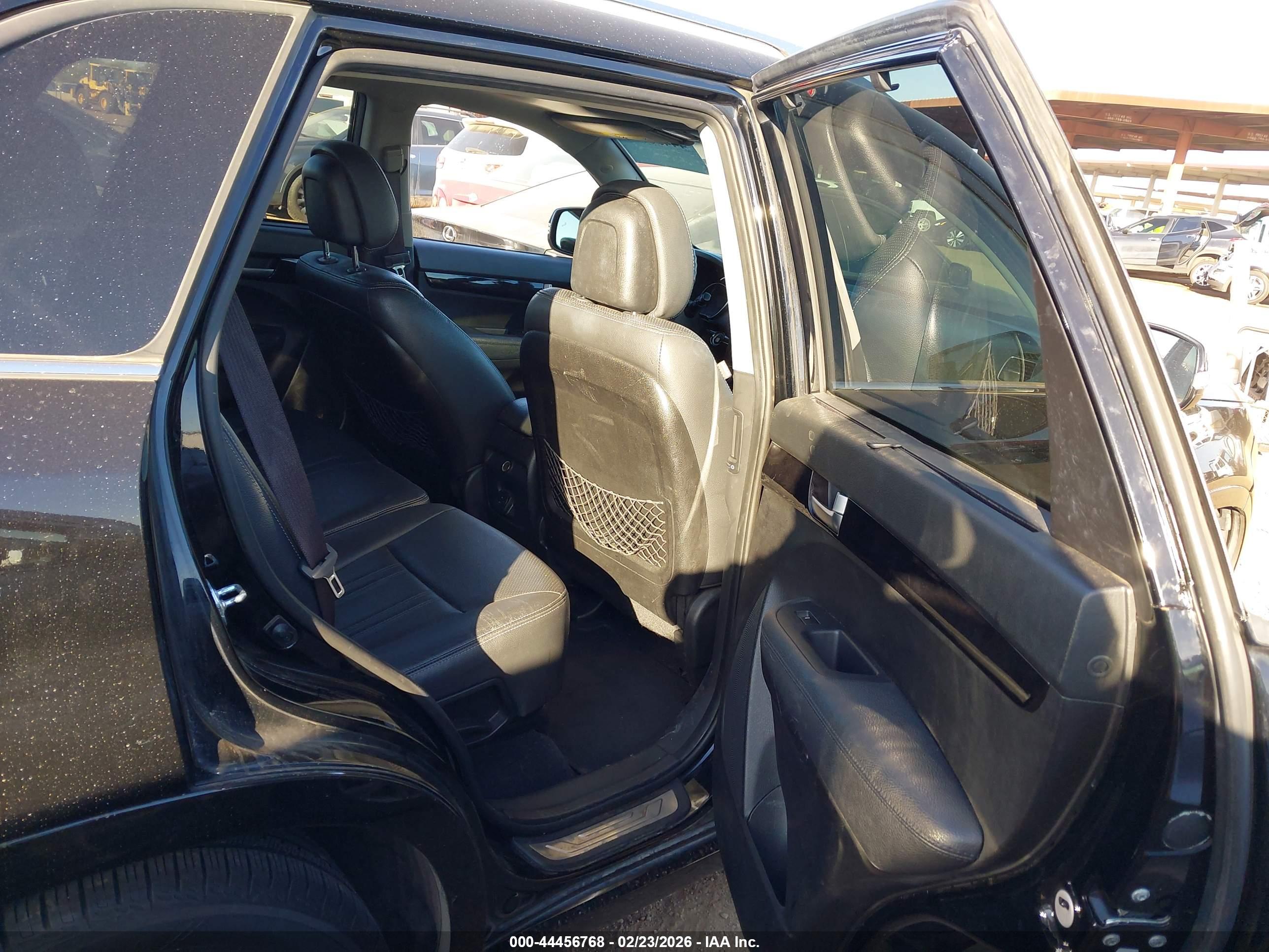 KIA SORENTO image 8