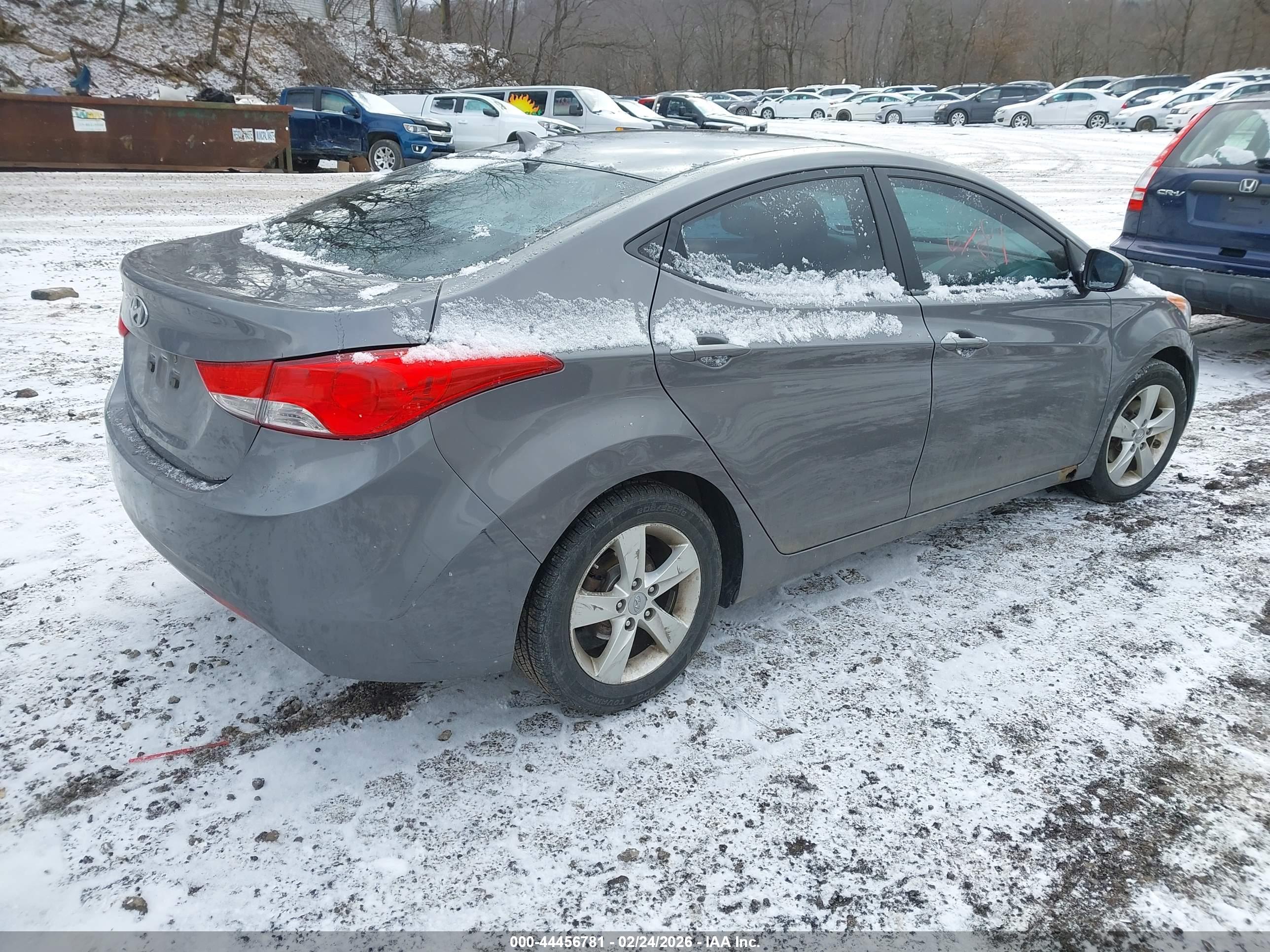 HYUNDAI ELANTRA image 4