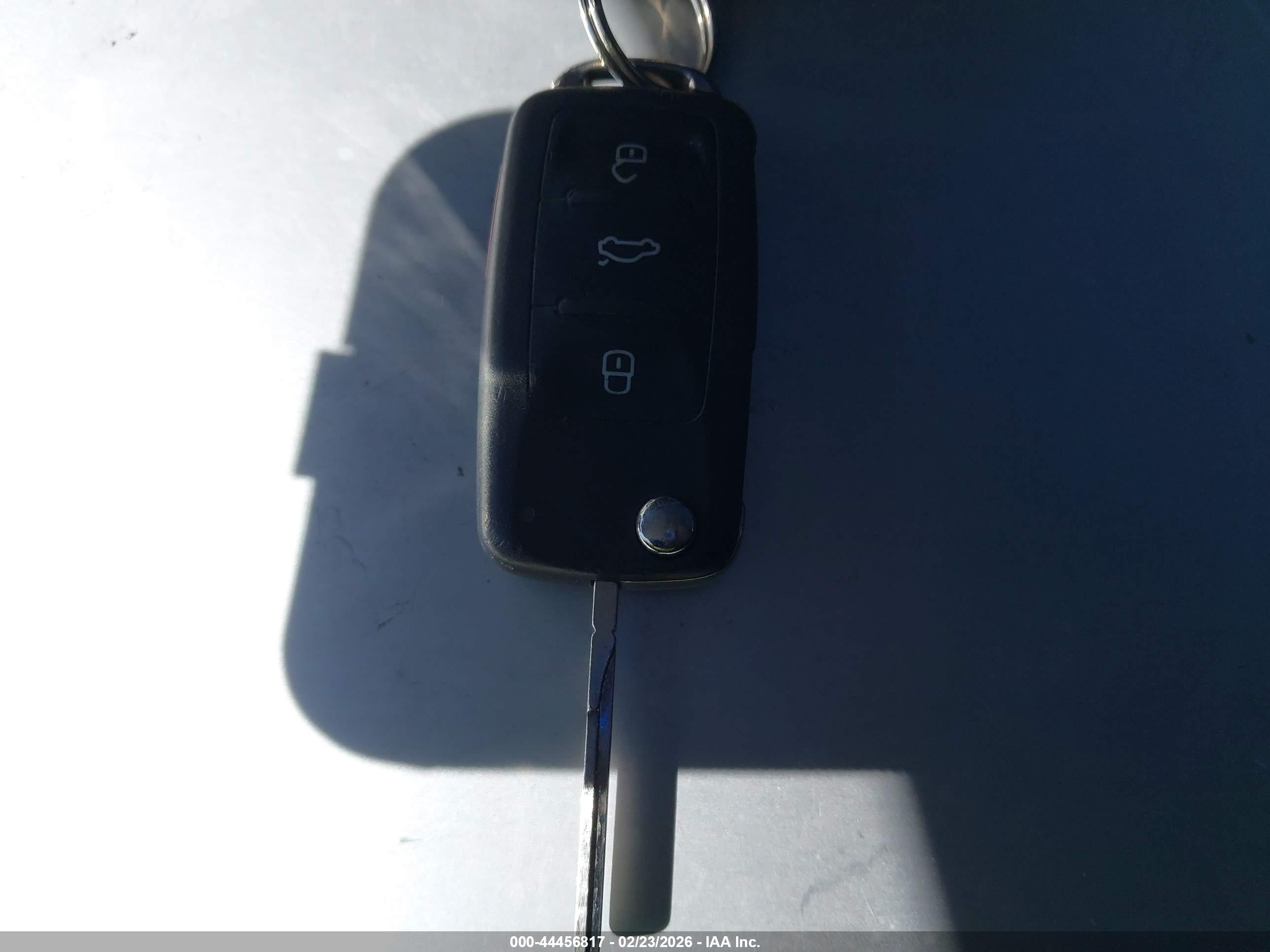 VOLKSWAGEN PASSAT image 11
