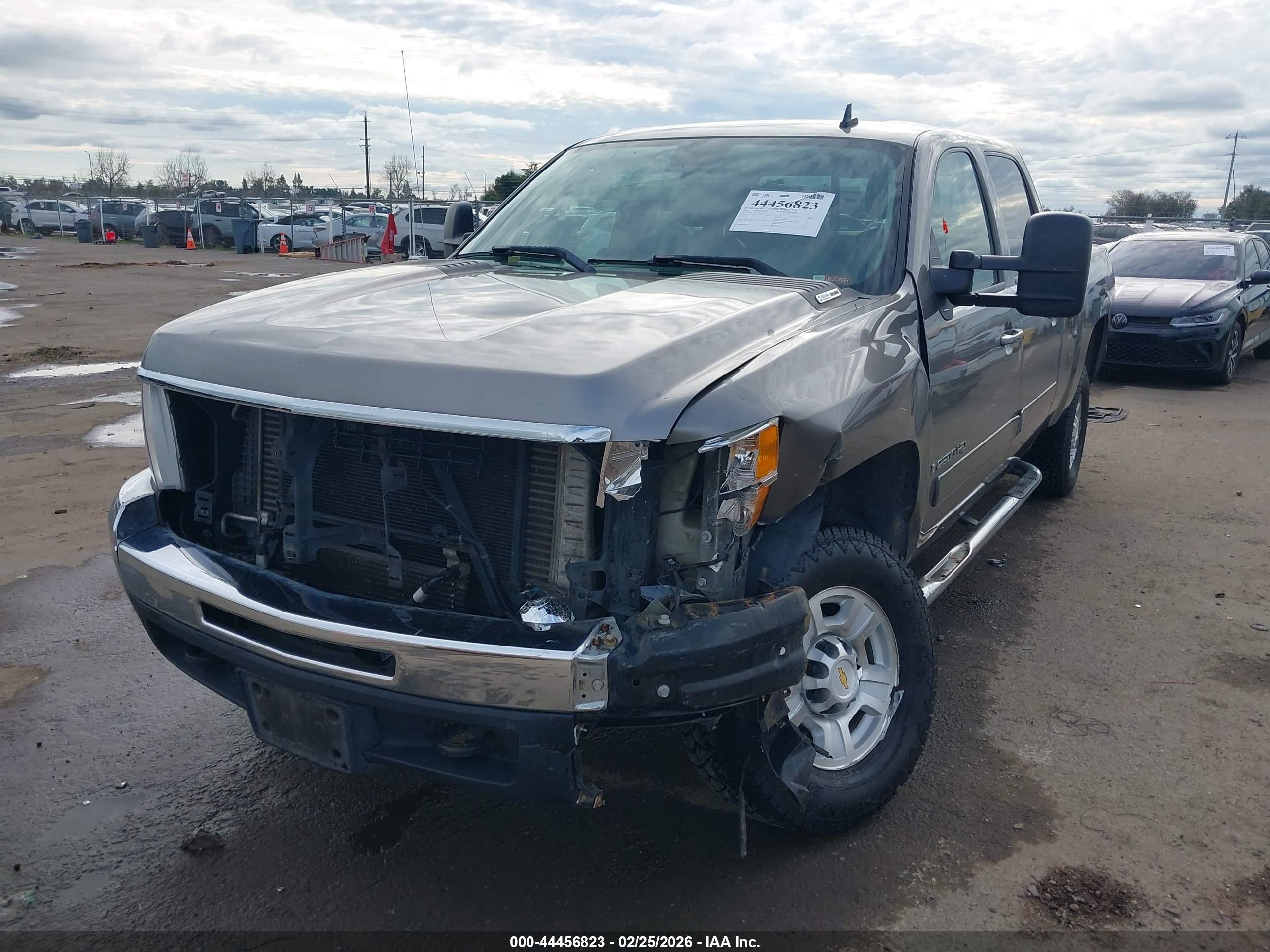 CHEVROLET SILVERADO image 2