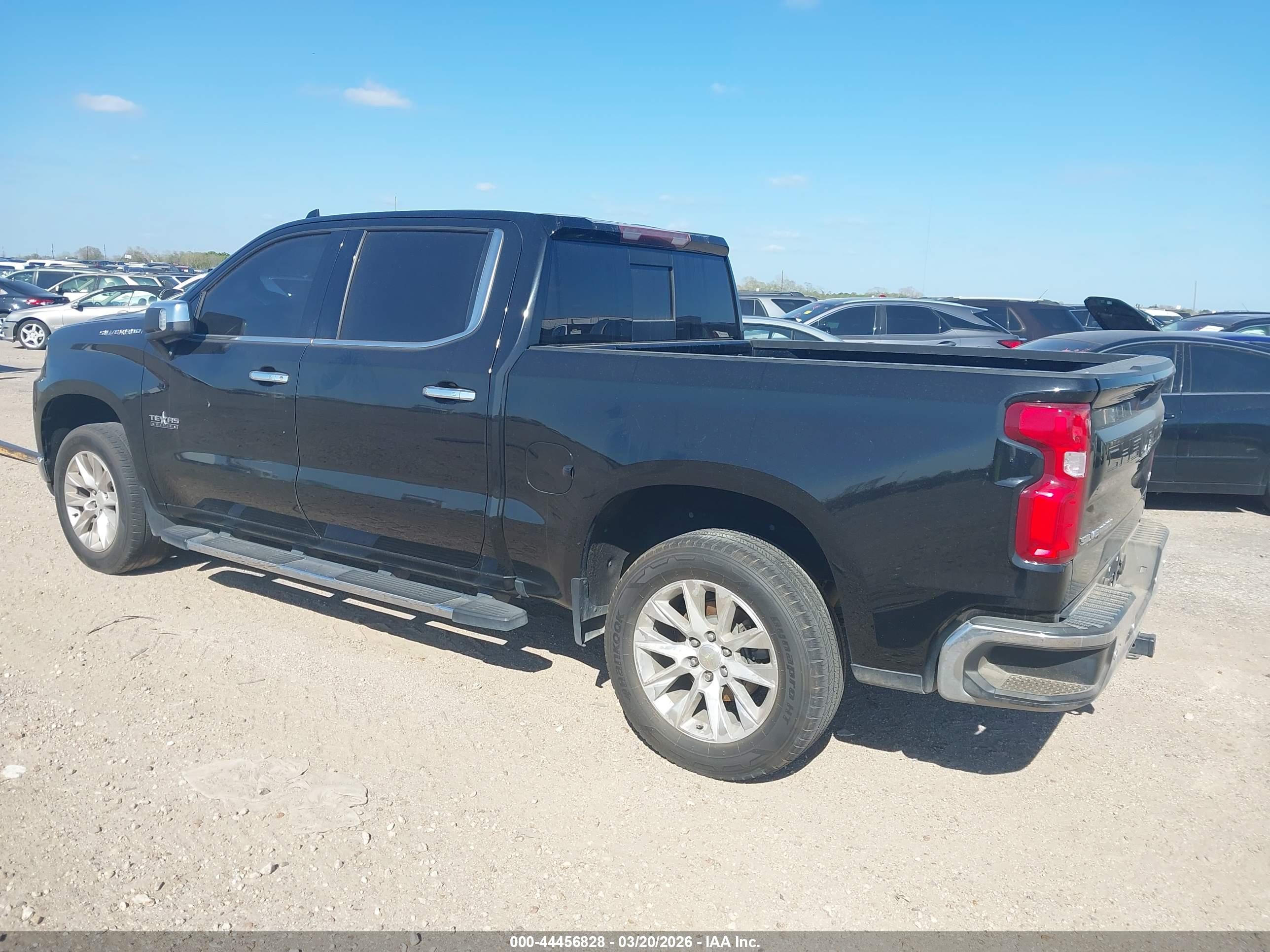 CHEVROLET SILVERADO image 3