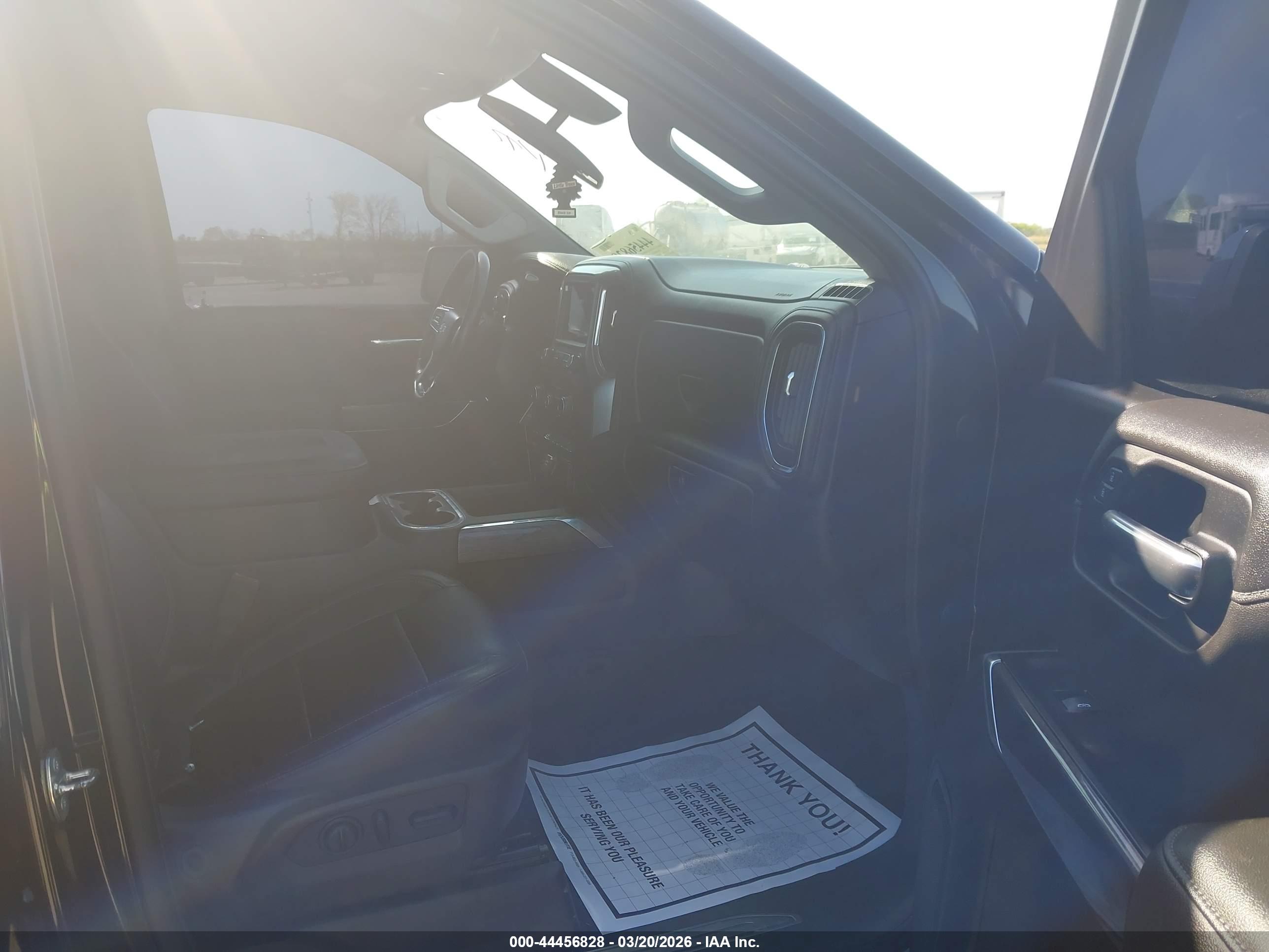 CHEVROLET SILVERADO image 5