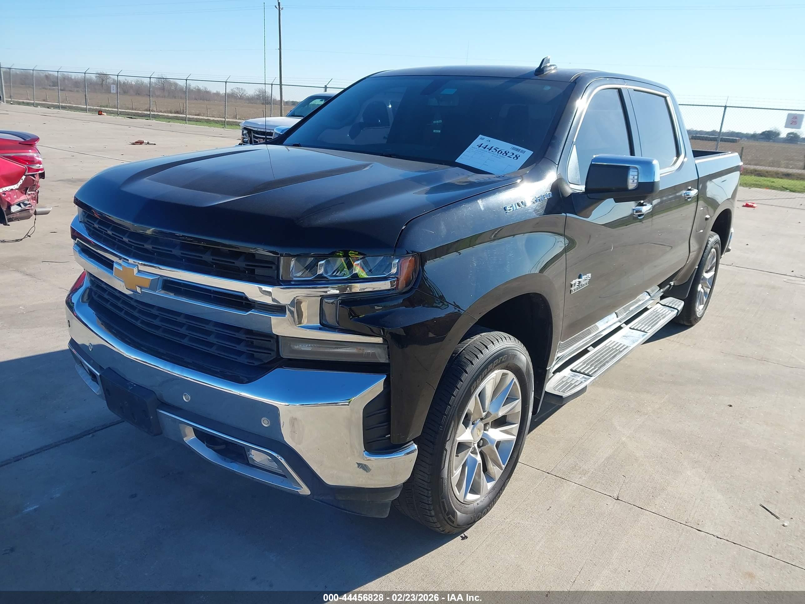 CHEVROLET SILVERADO image 6