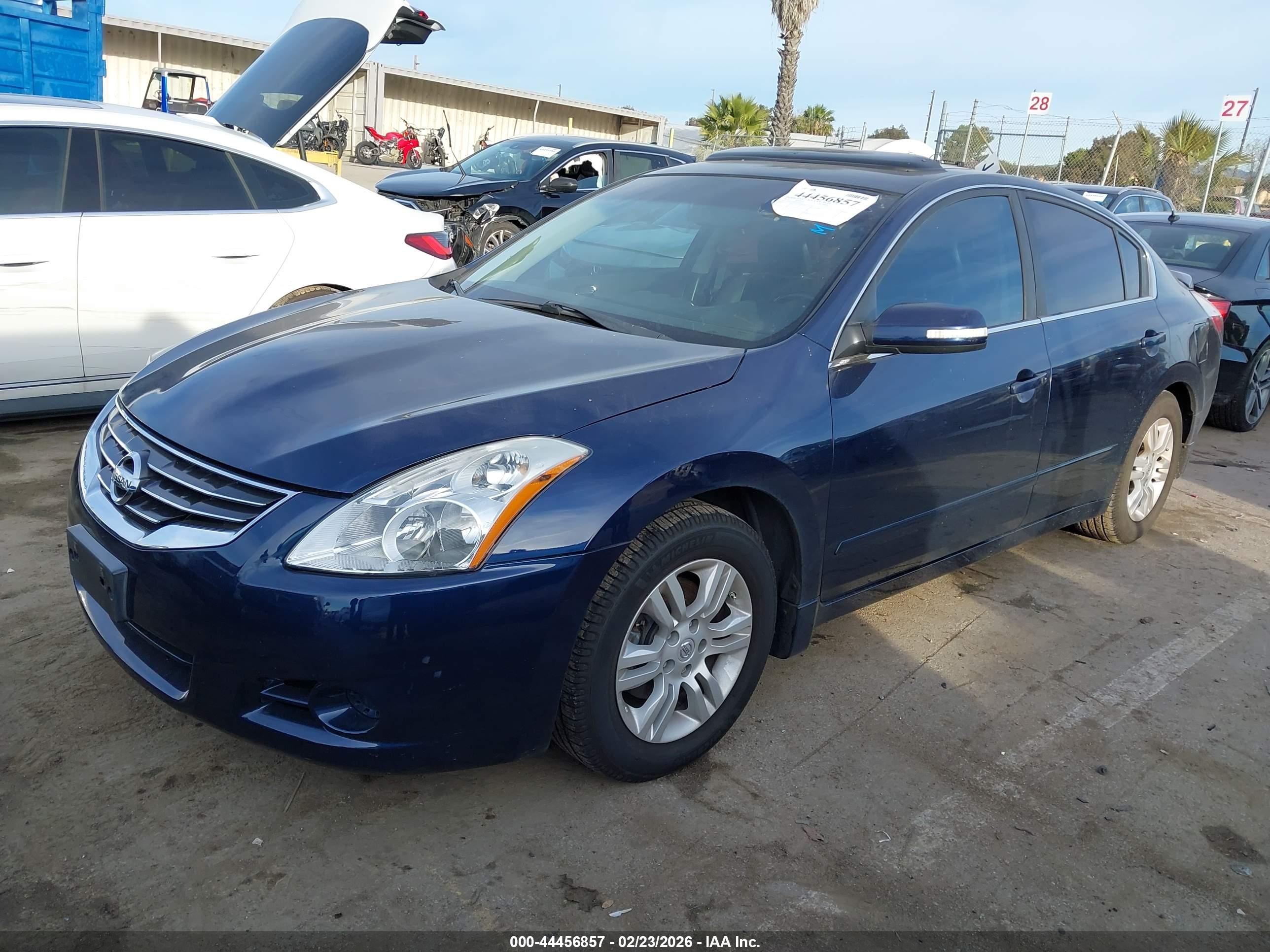 NISSAN ALTIMA image 2