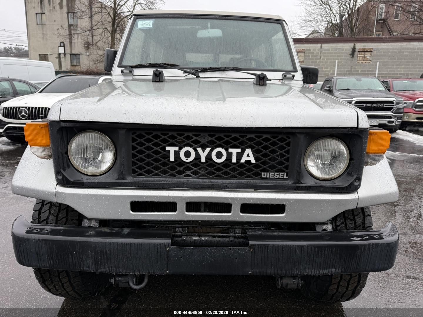 TOYOTA LAND image 6