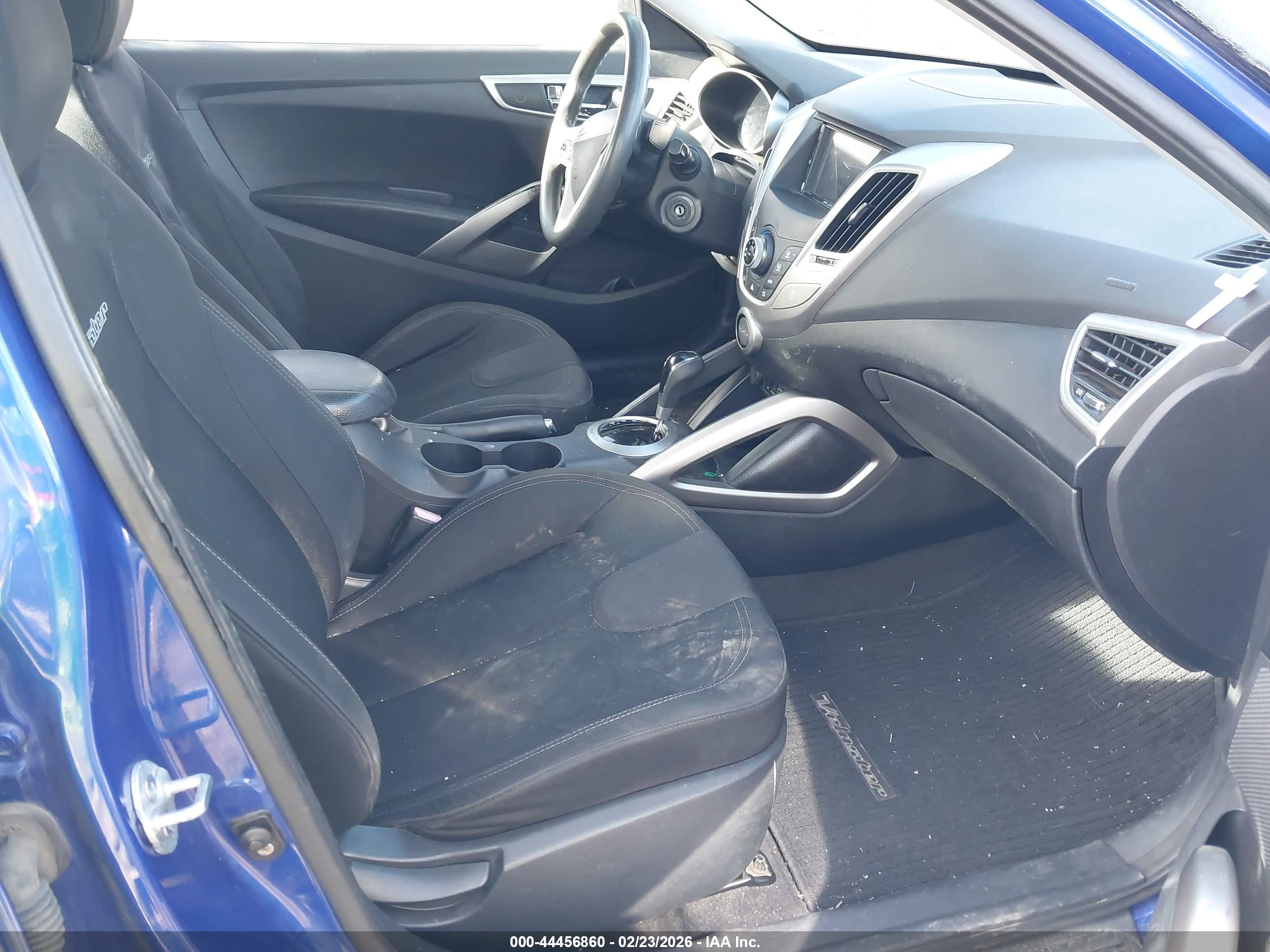 HYUNDAI VELOSTER image 5