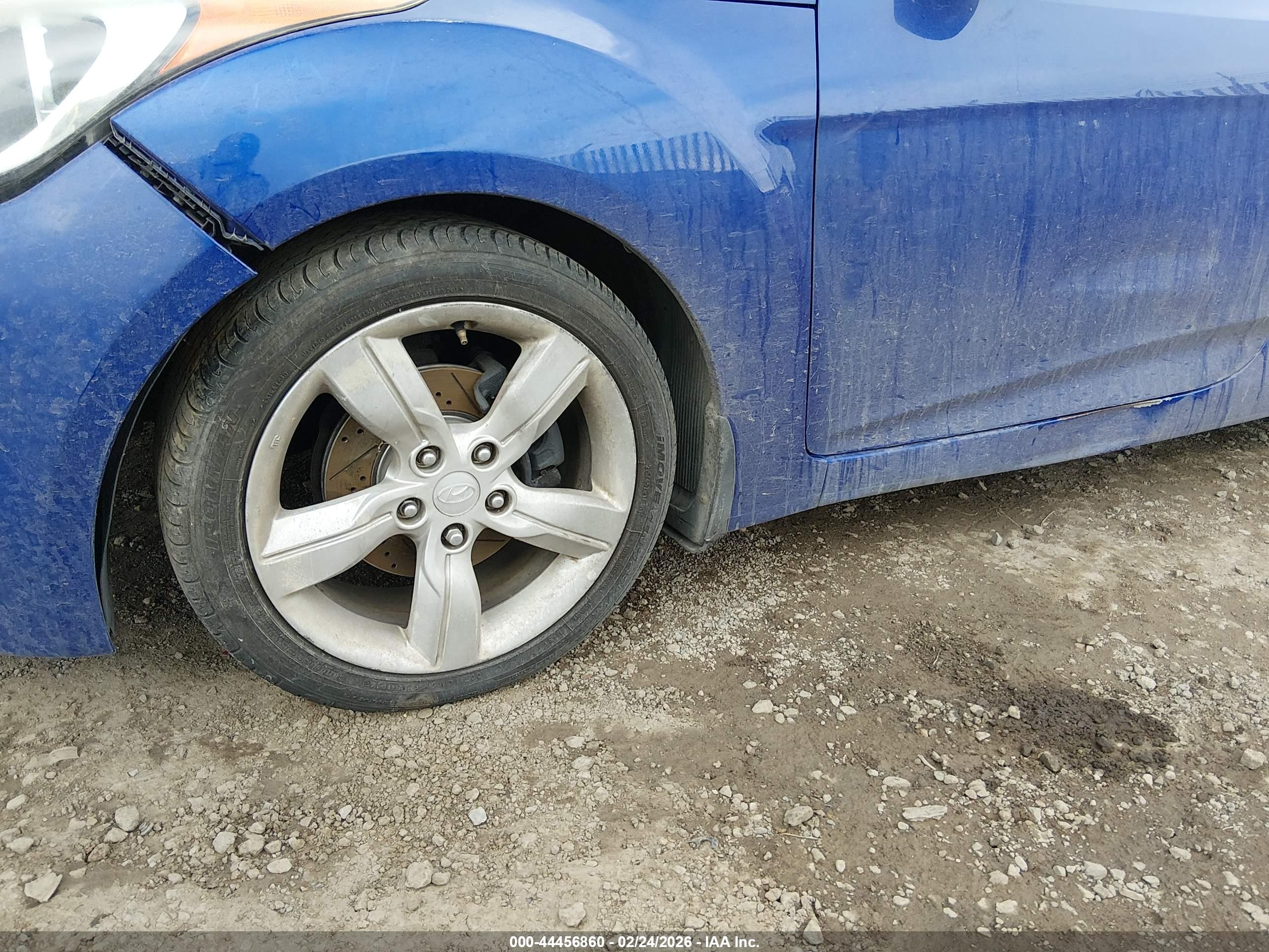 HYUNDAI VELOSTER image 6