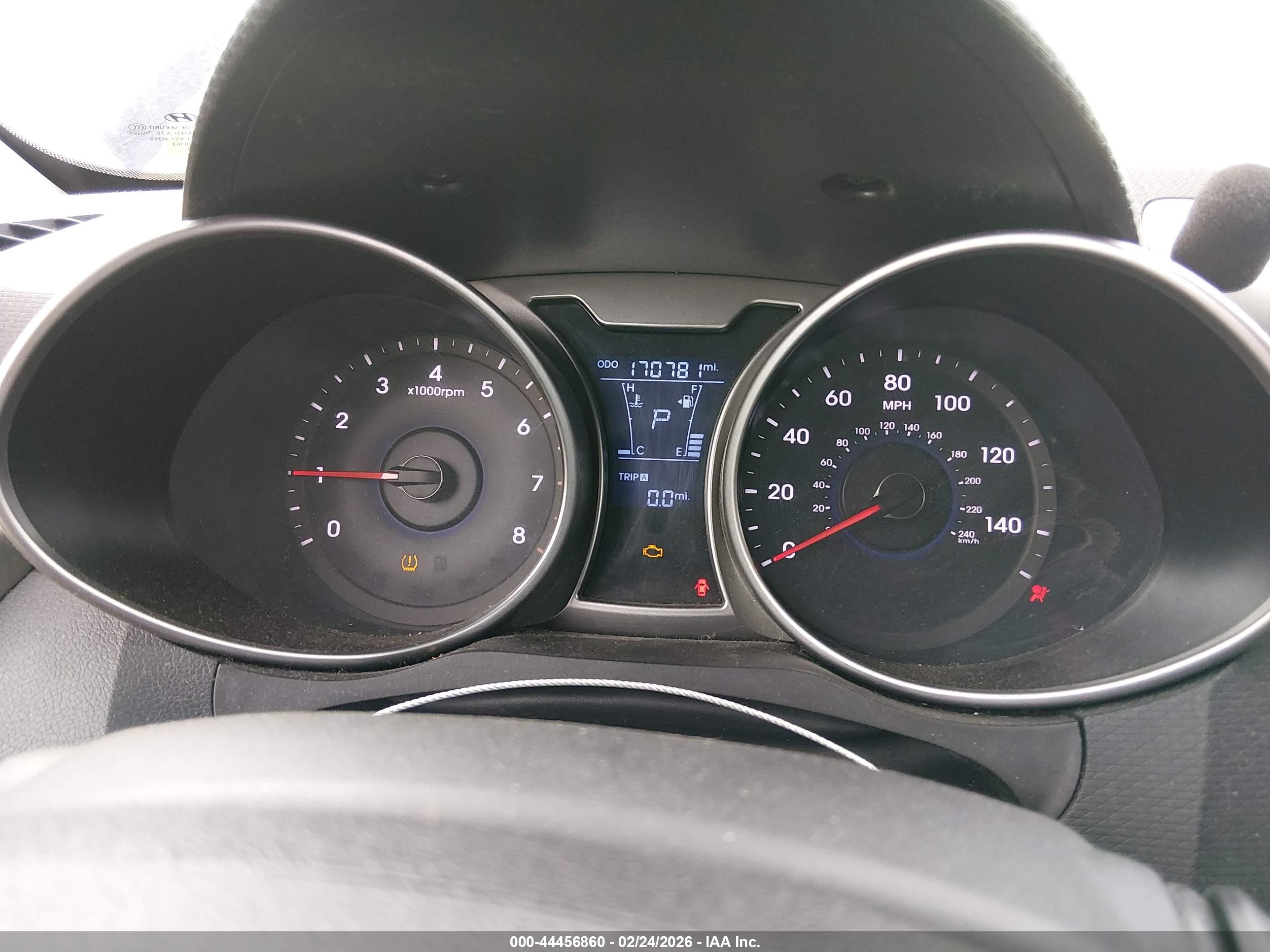 HYUNDAI VELOSTER image 7