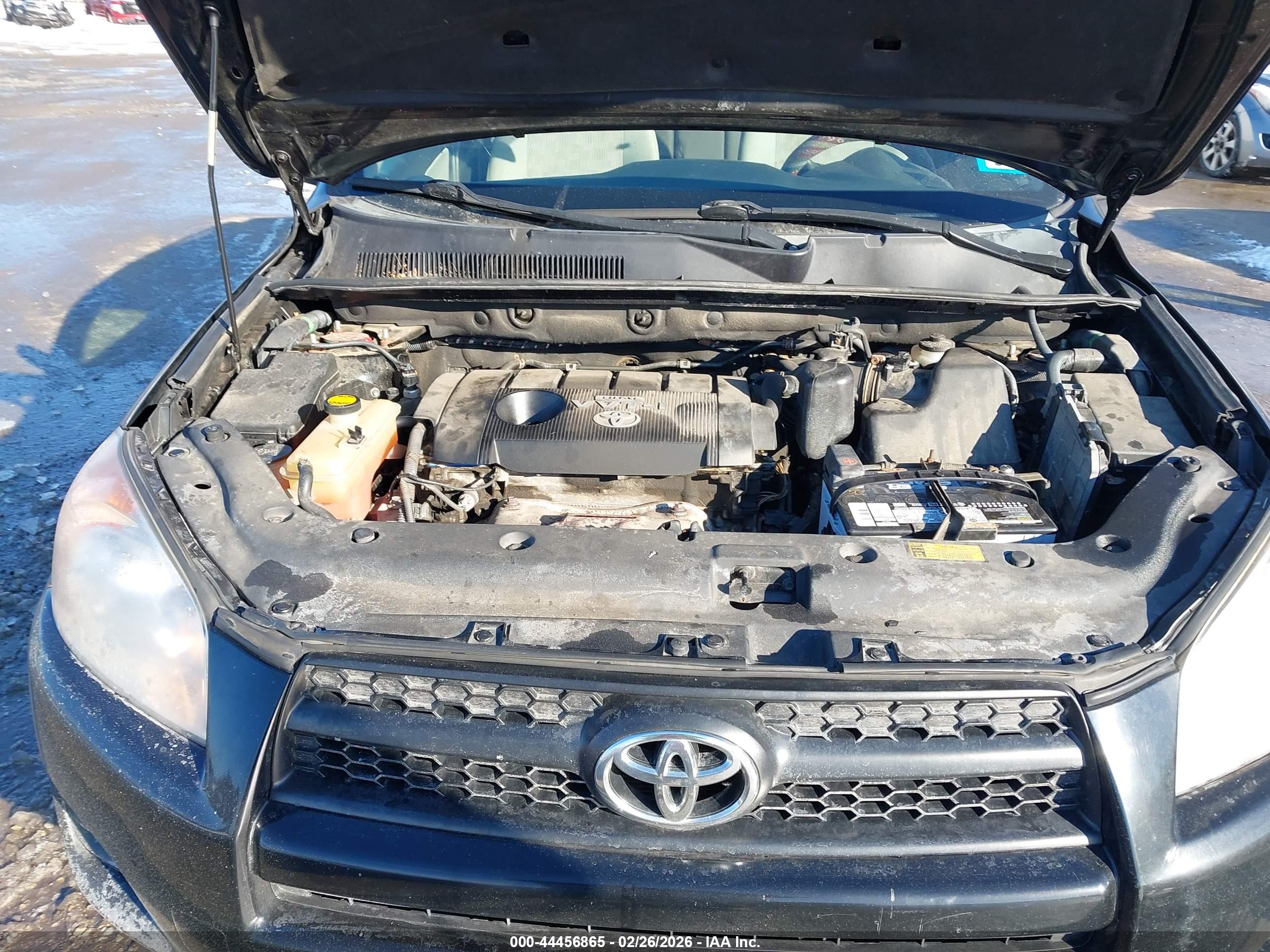TOYOTA RAV4 image 10