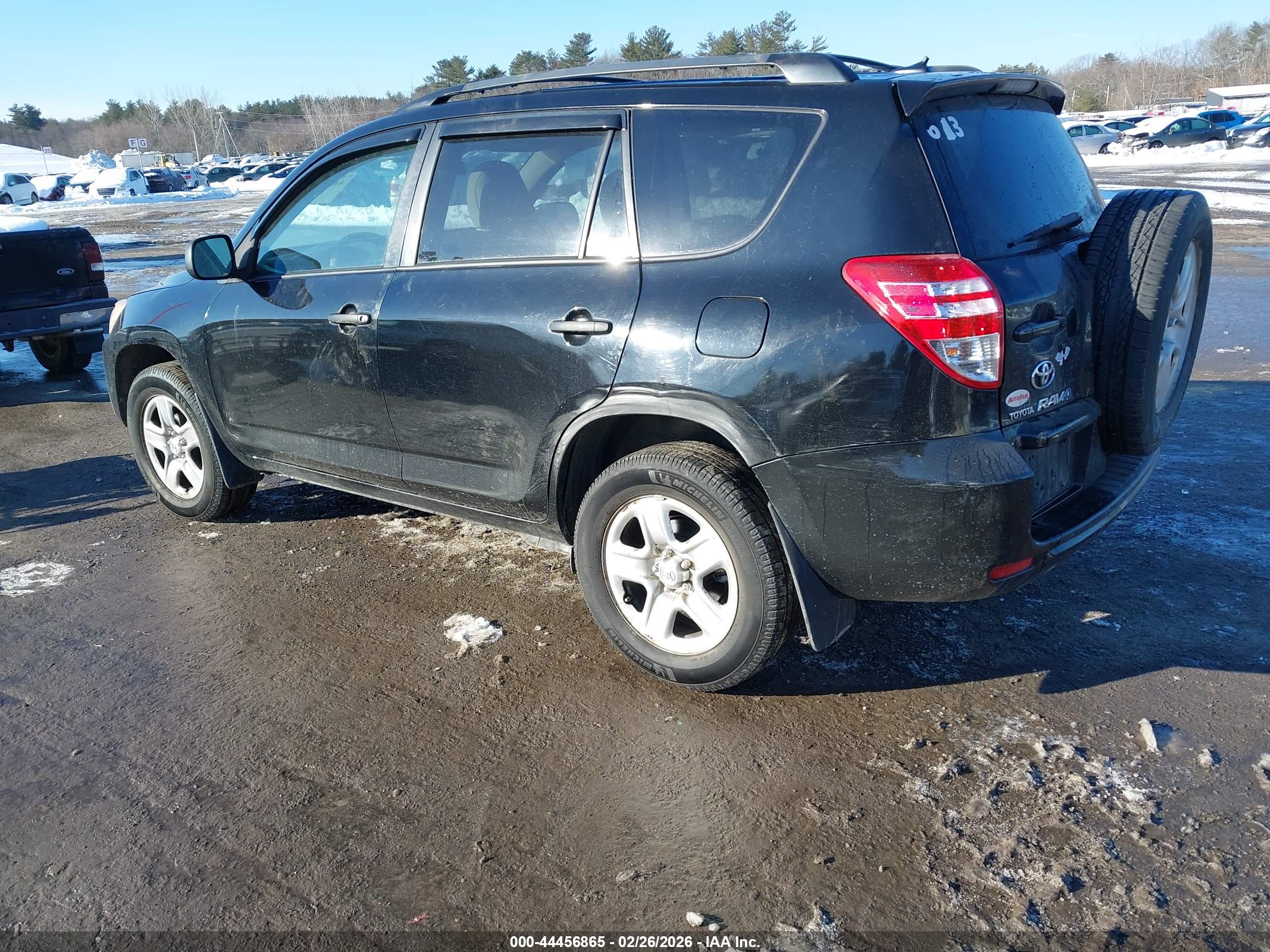TOYOTA RAV4 image 3