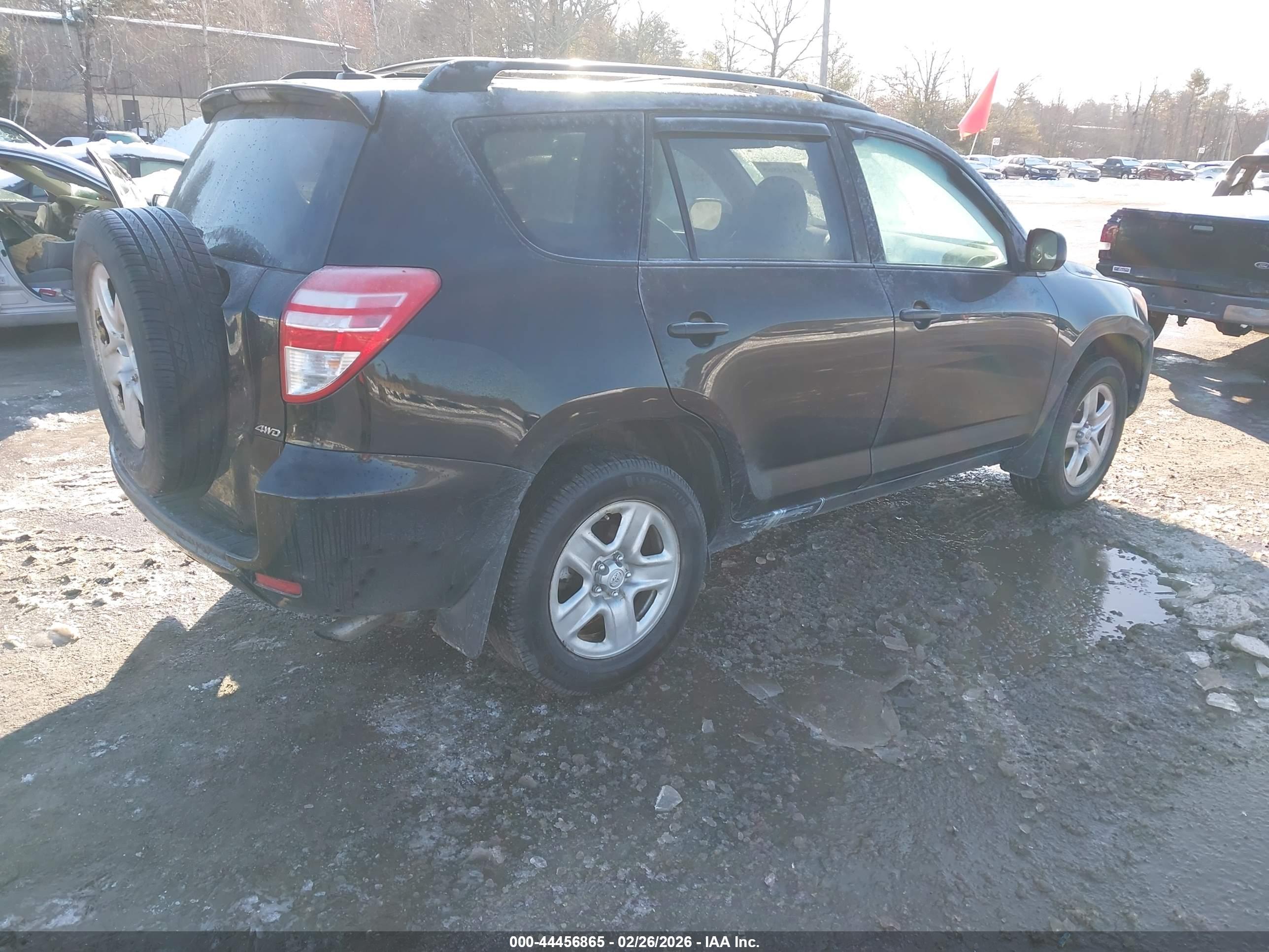 TOYOTA RAV4 image 4