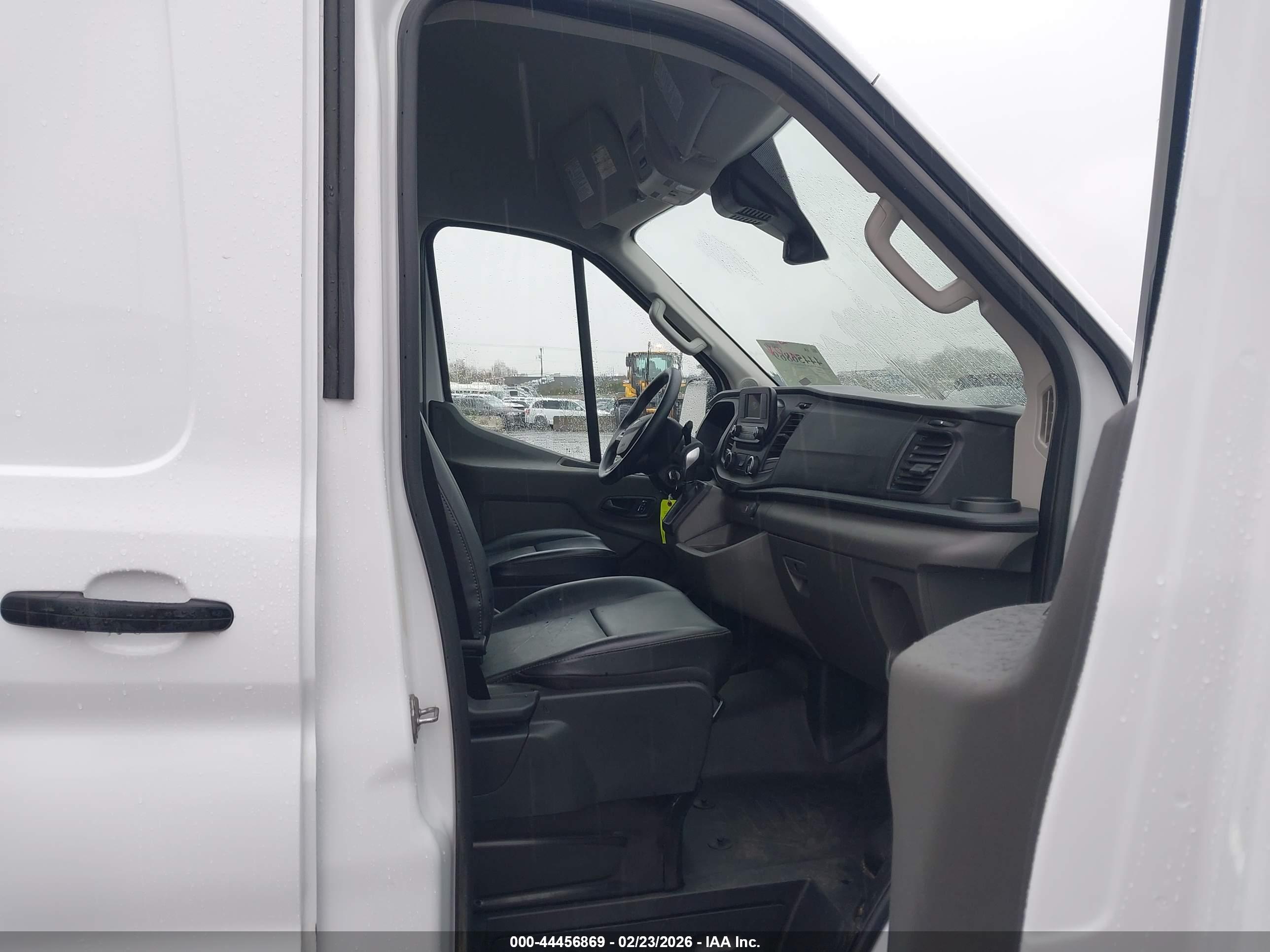 FORD TRANSIT-250 image 5