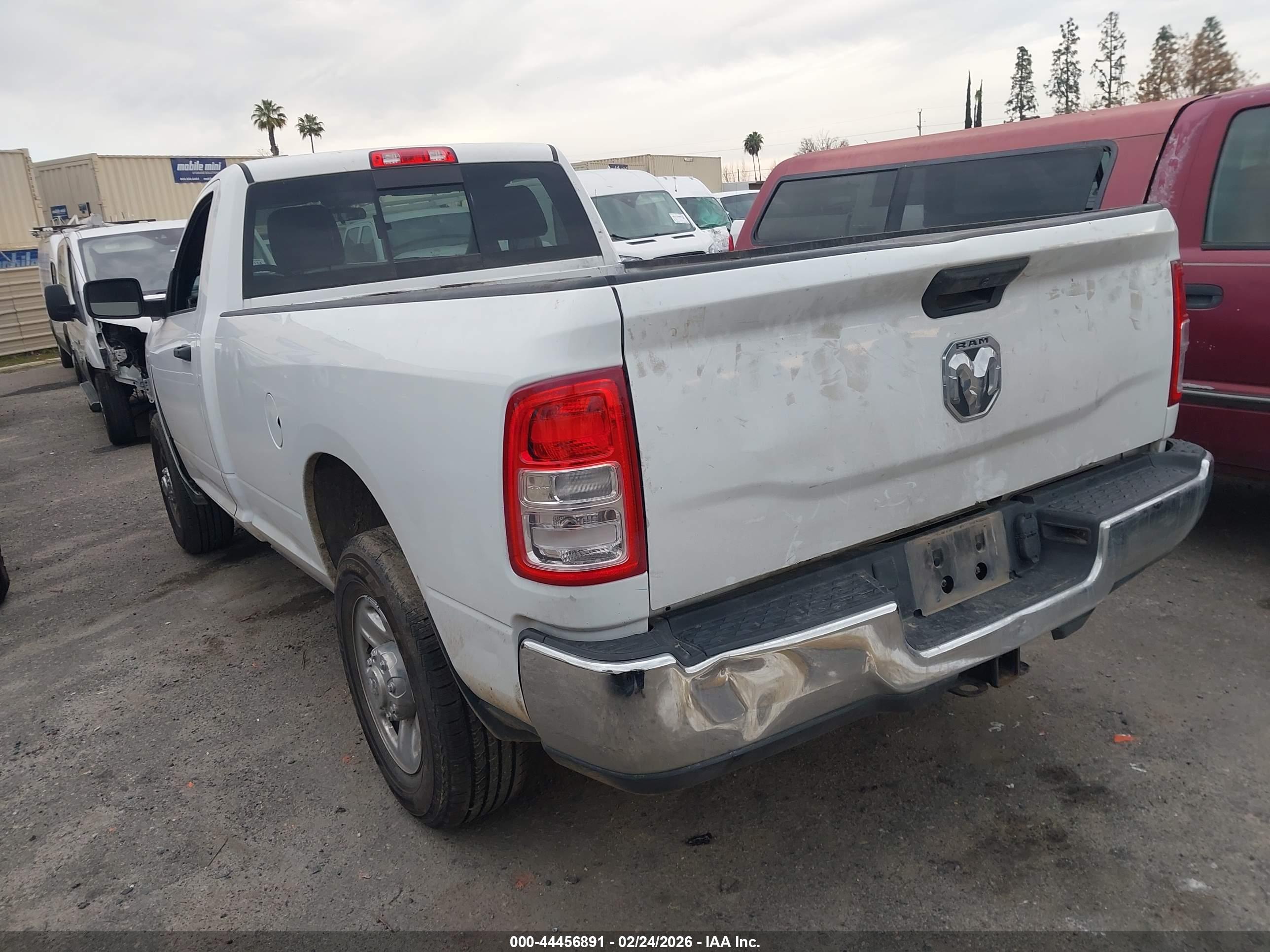 RAM 2500 image 3