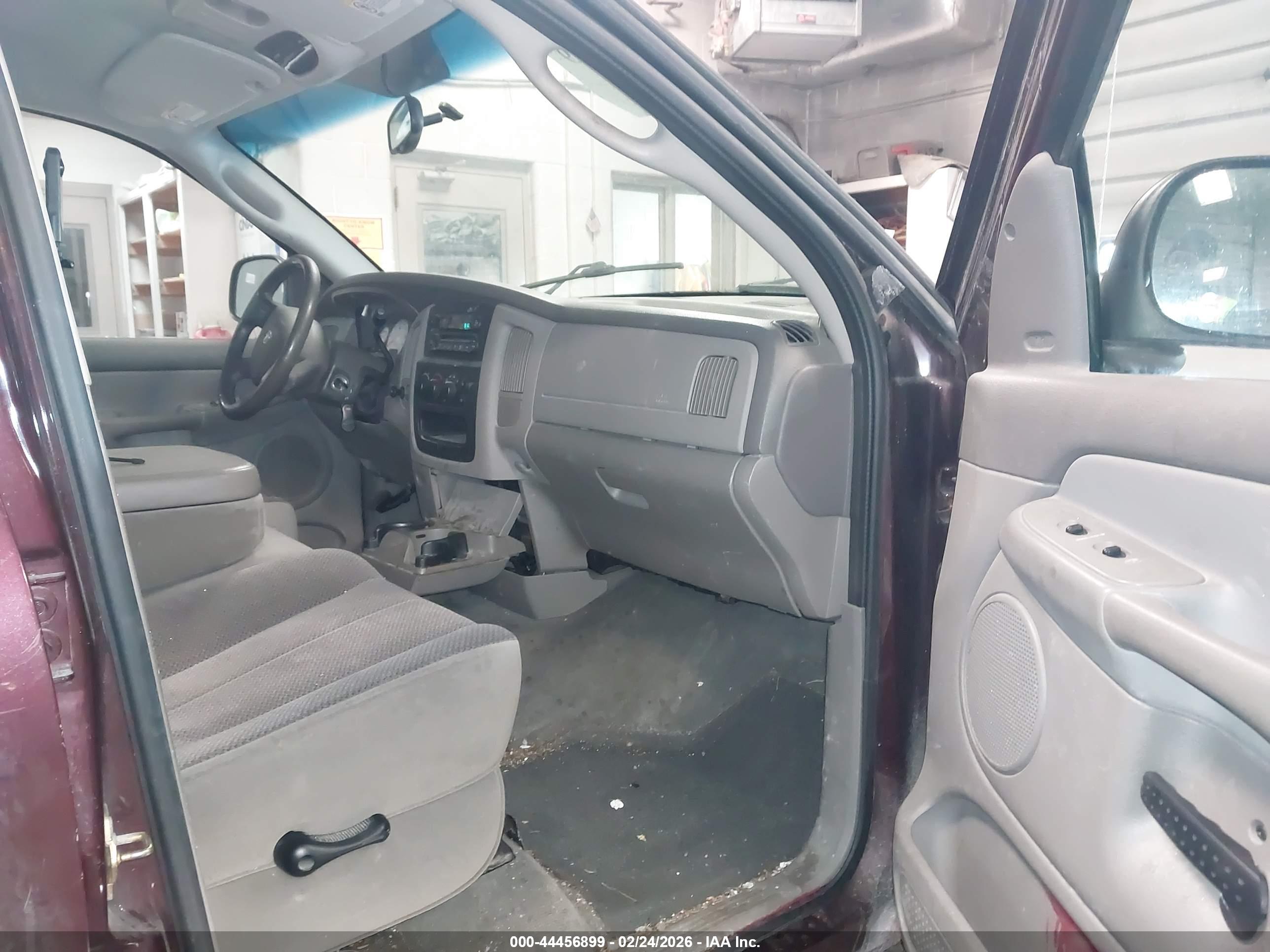 DODGE RAM image 5