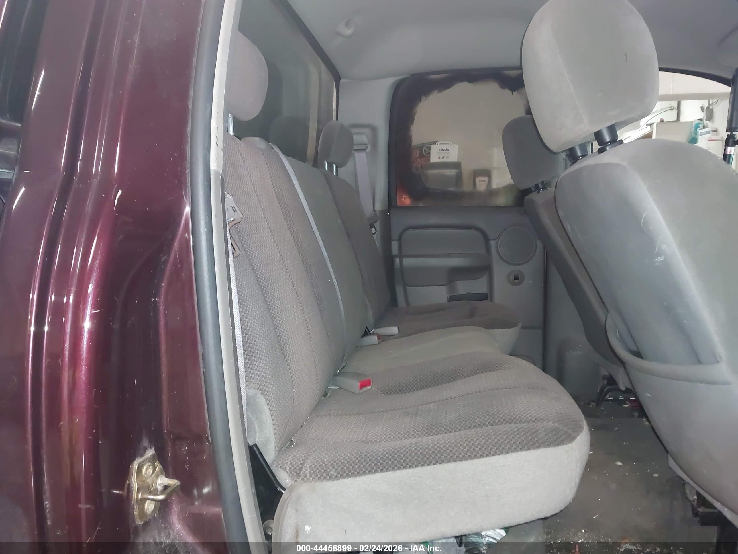 DODGE RAM image 8