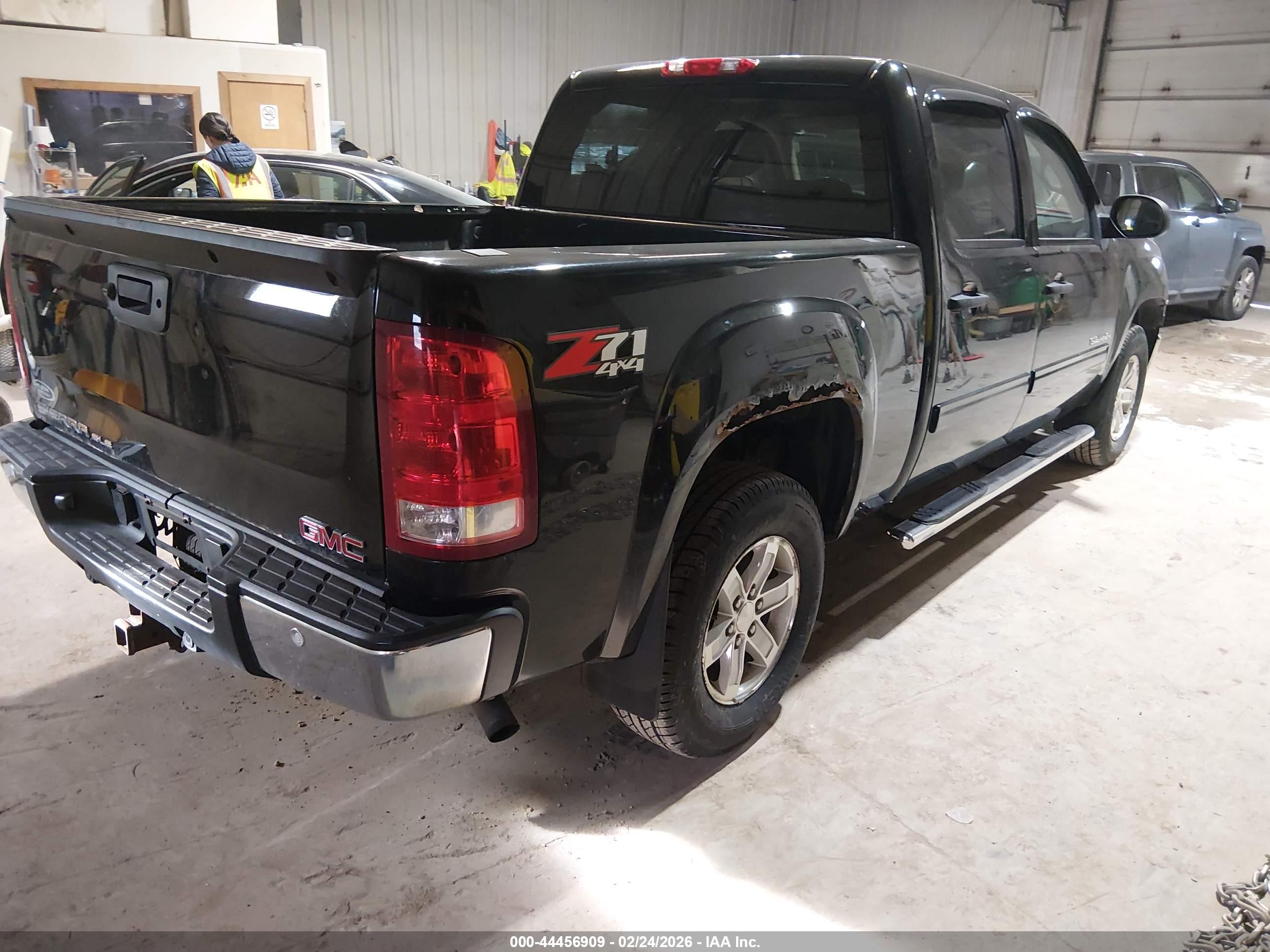 GMC SIERRA image 4