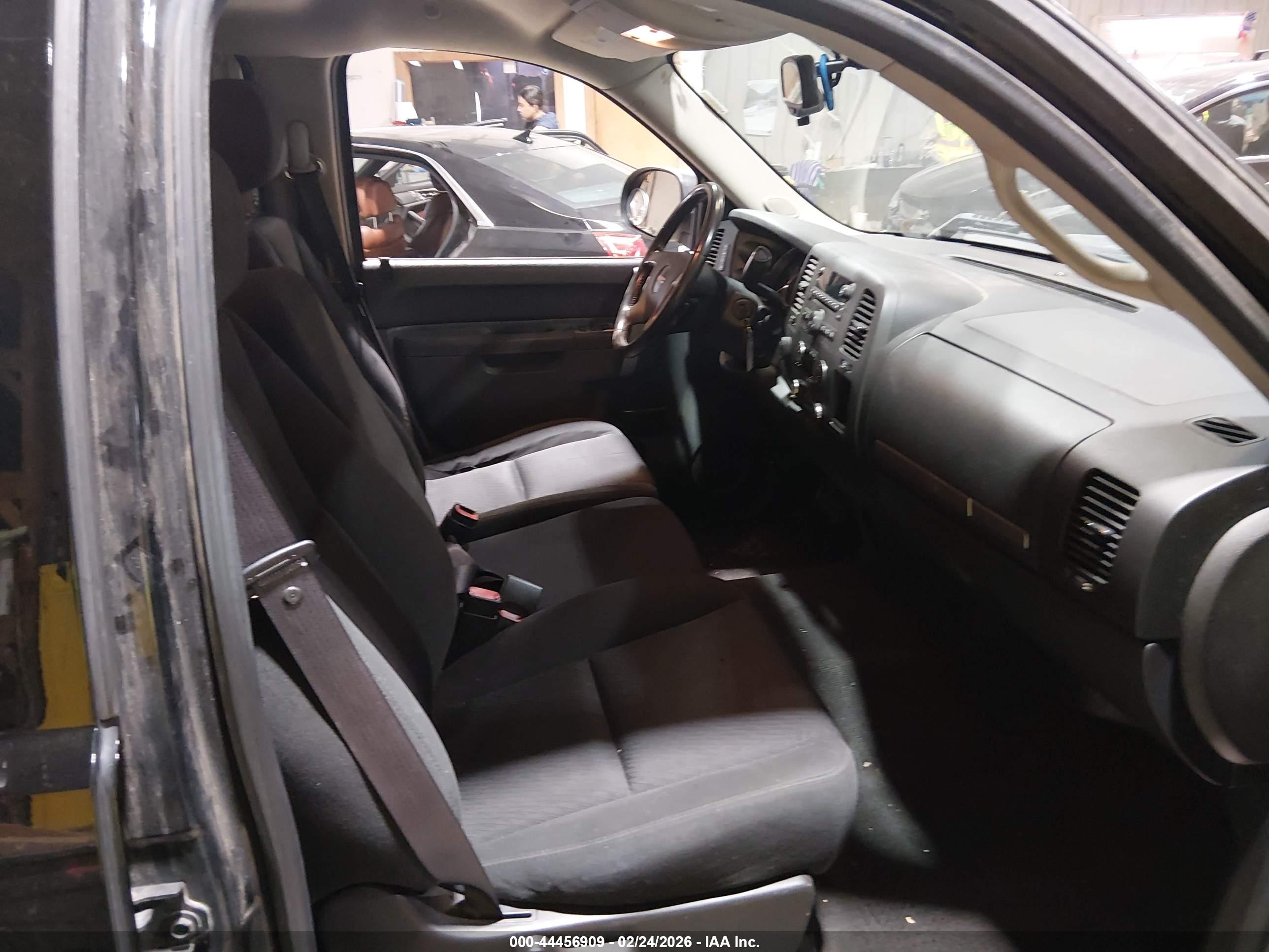 GMC SIERRA image 5