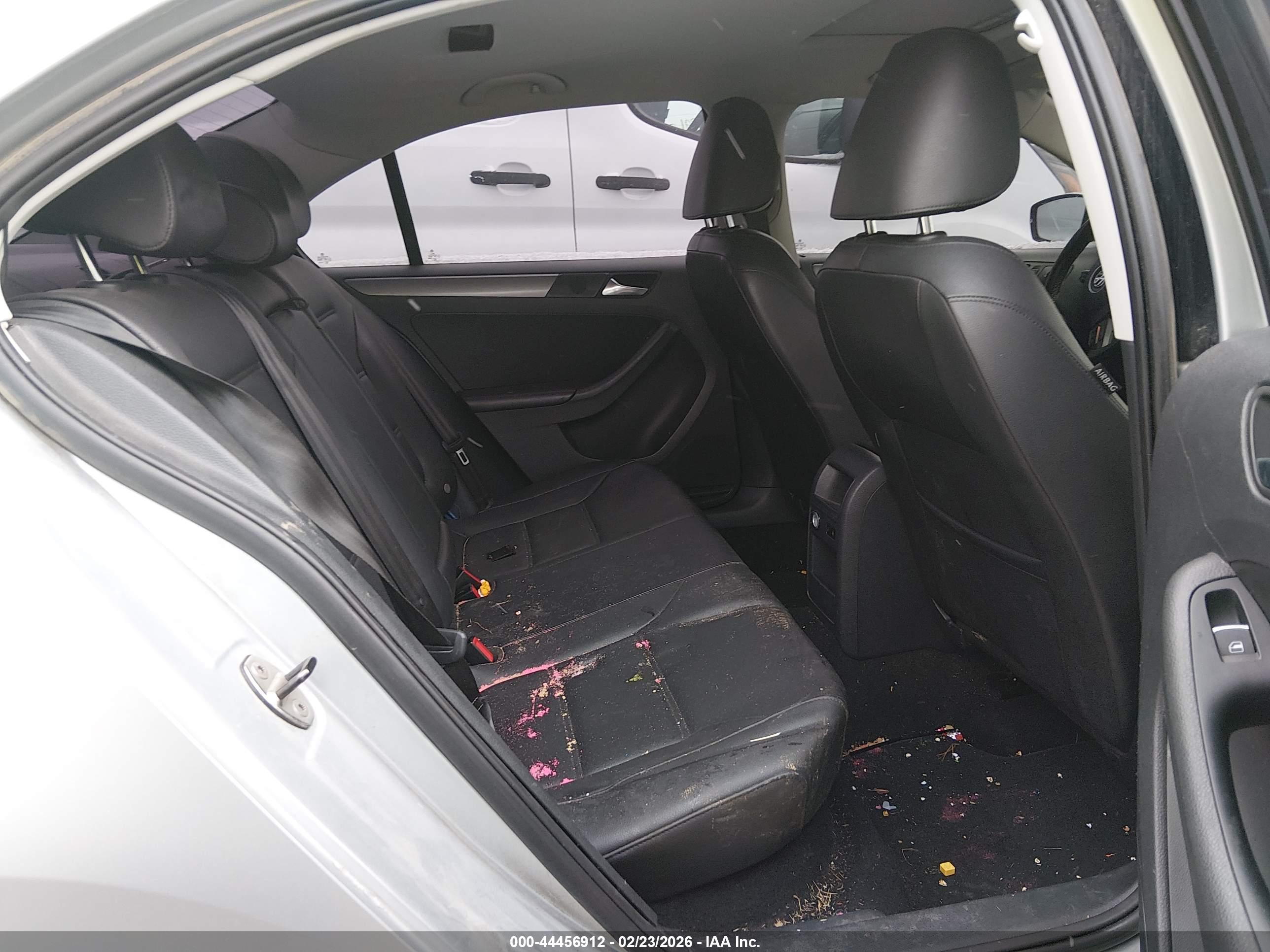 VOLKSWAGEN JETTA image 8