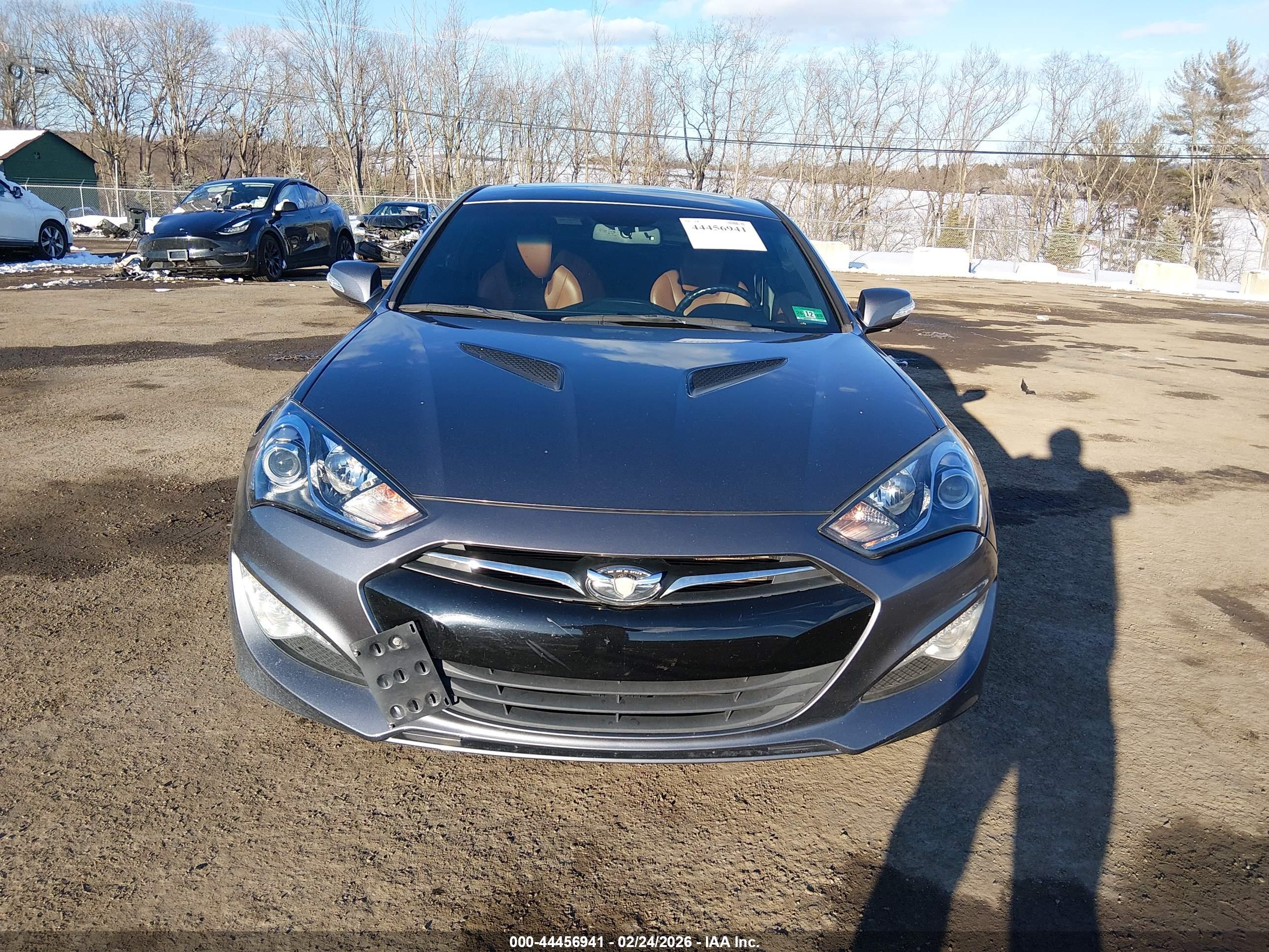 HYUNDAI GENESIS image 6