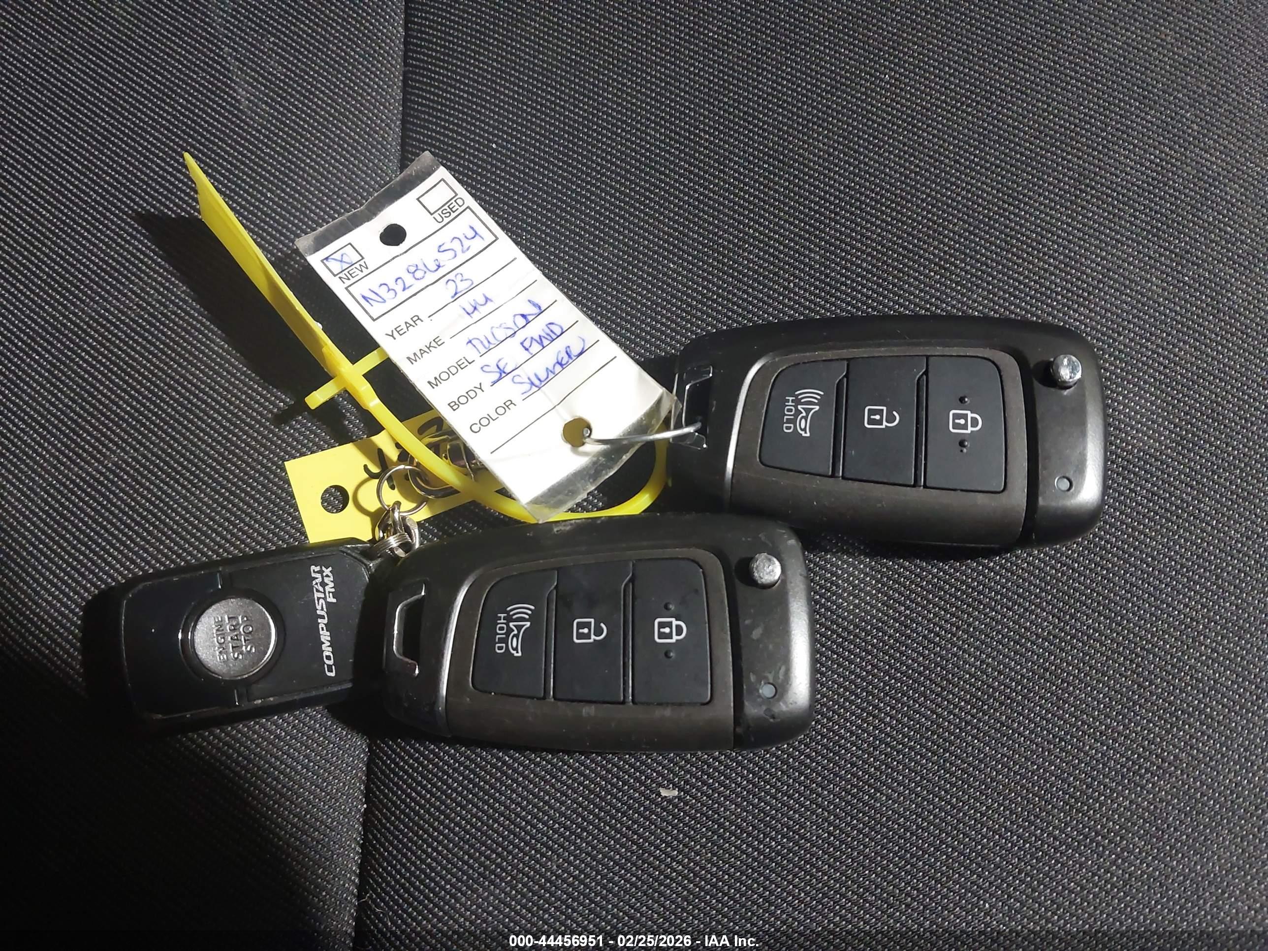 HYUNDAI TUCSON image 11