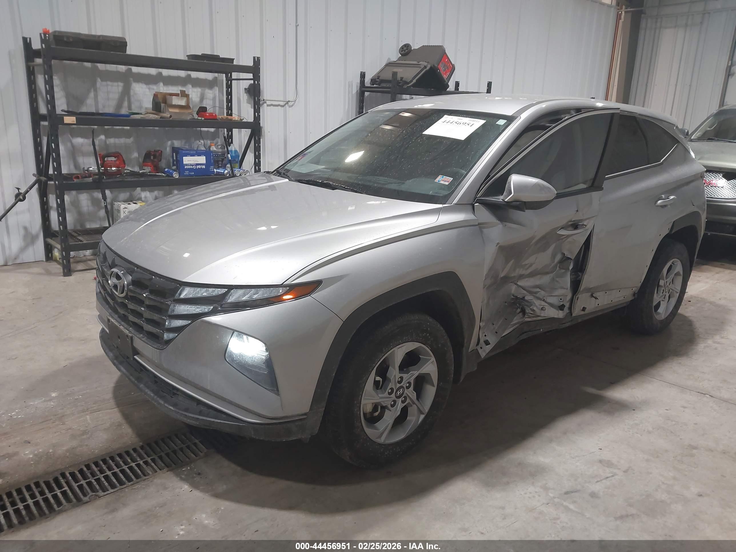 HYUNDAI TUCSON image 2