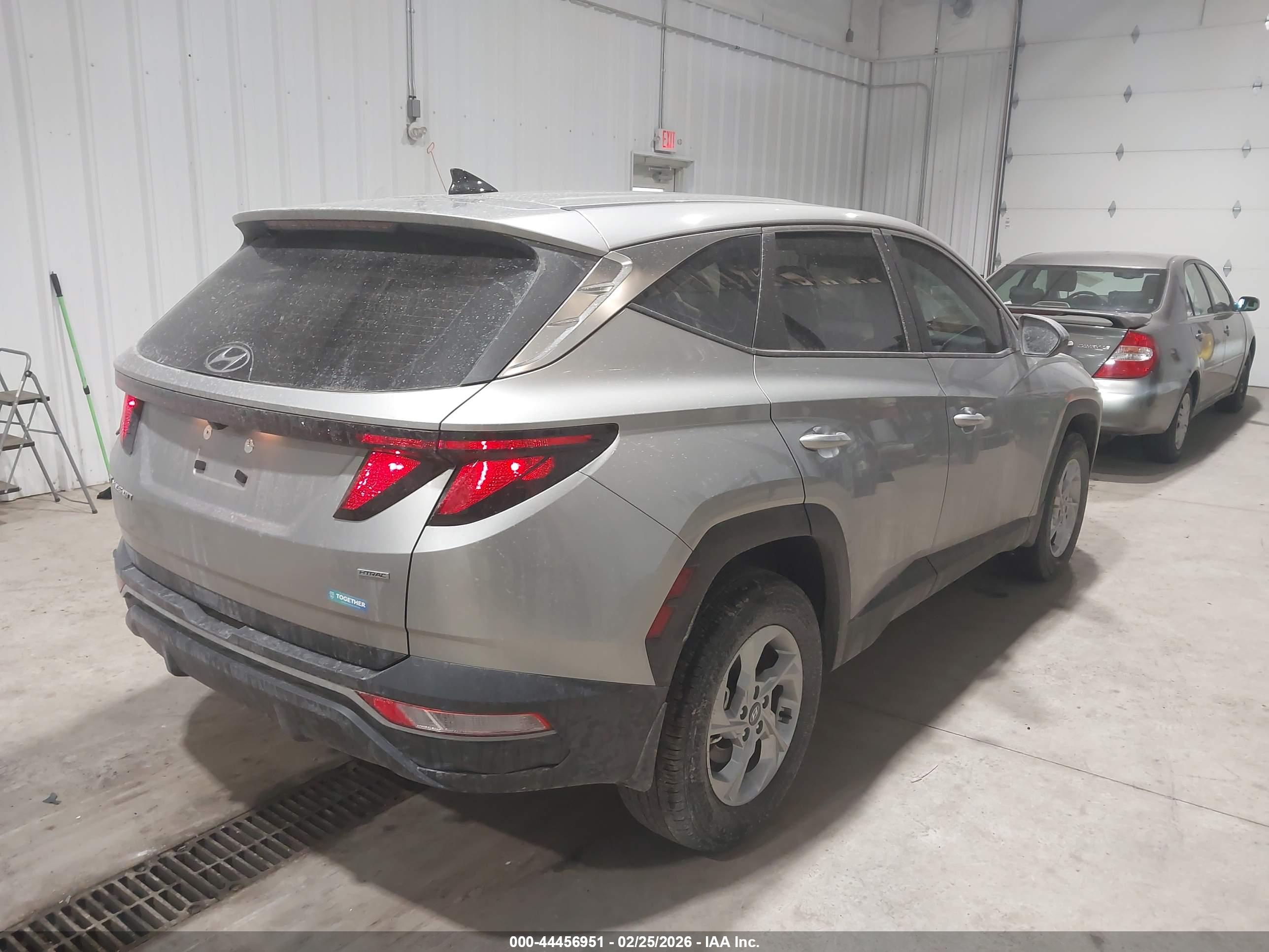 HYUNDAI TUCSON image 4