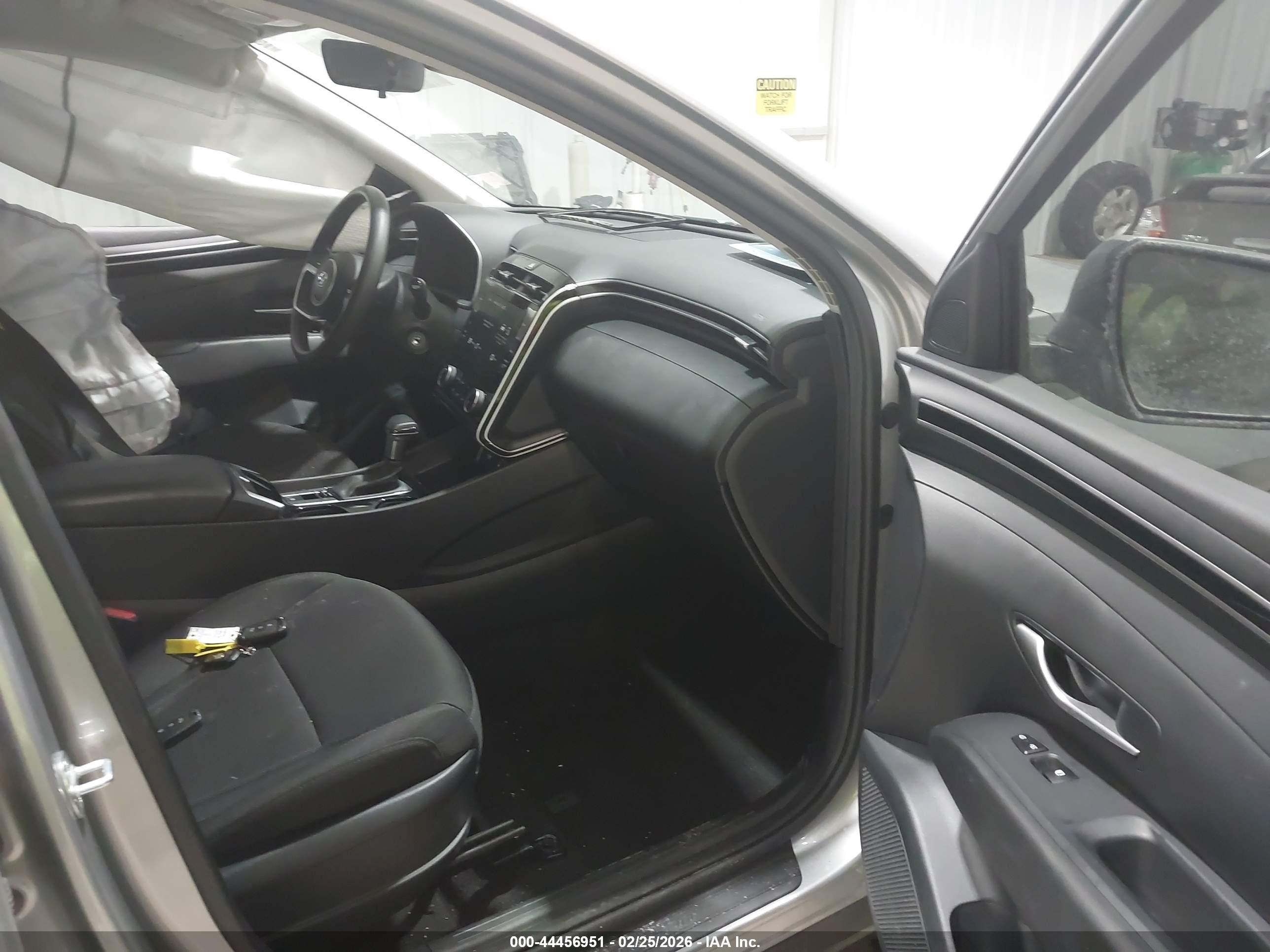 HYUNDAI TUCSON image 5