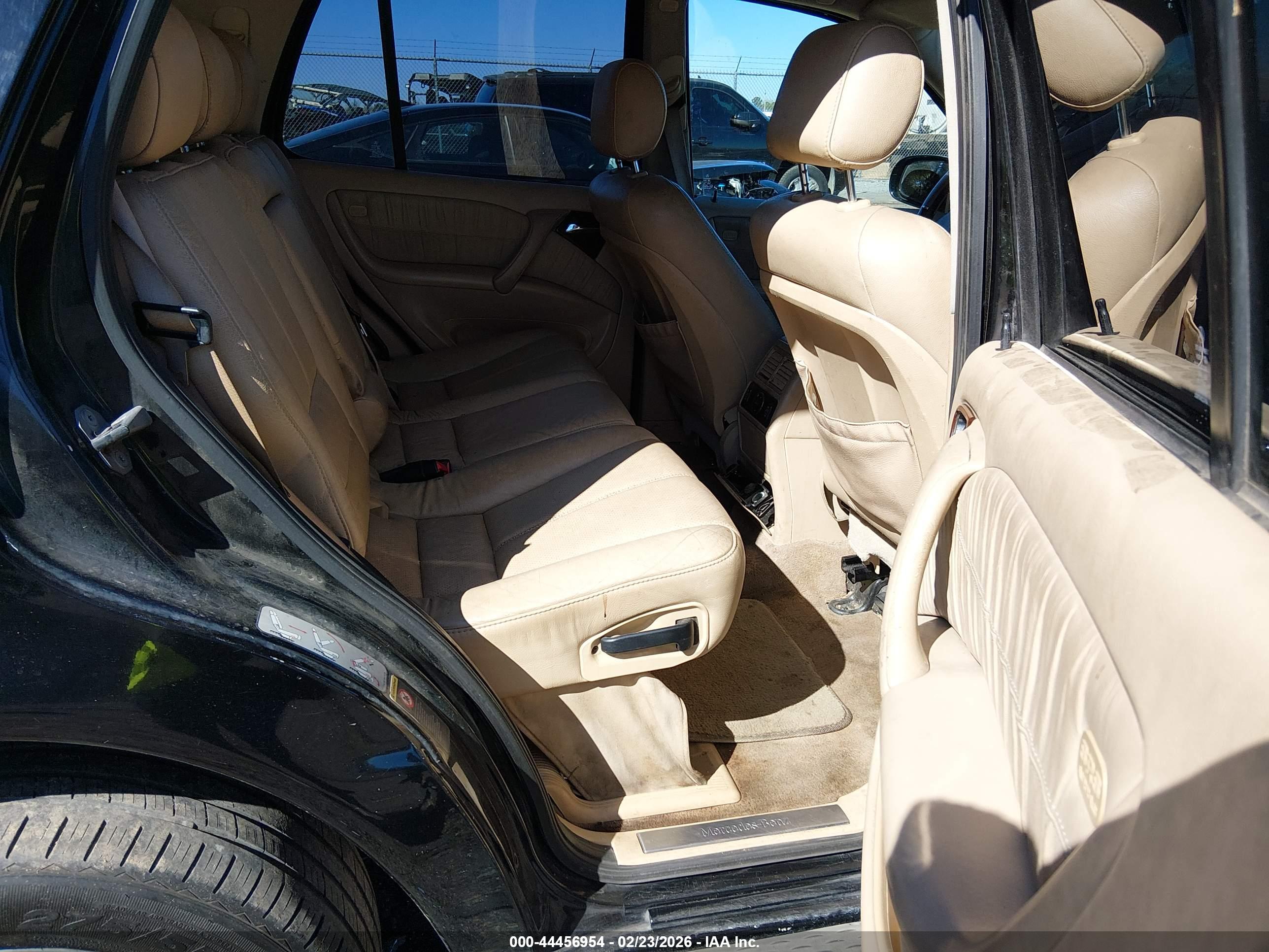 MERCEDES-BENZ ML image 8