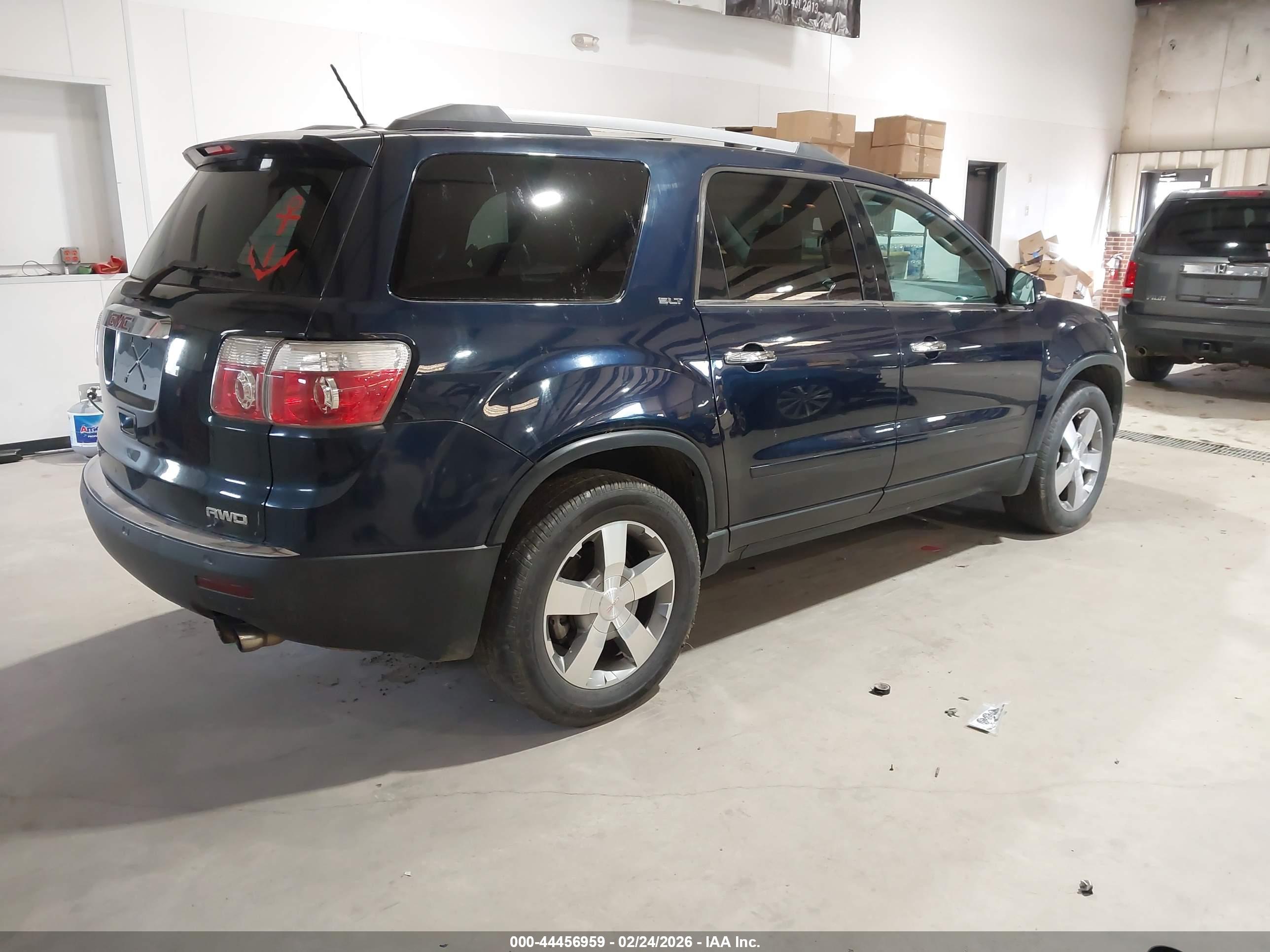 GMC ACADIA image 4