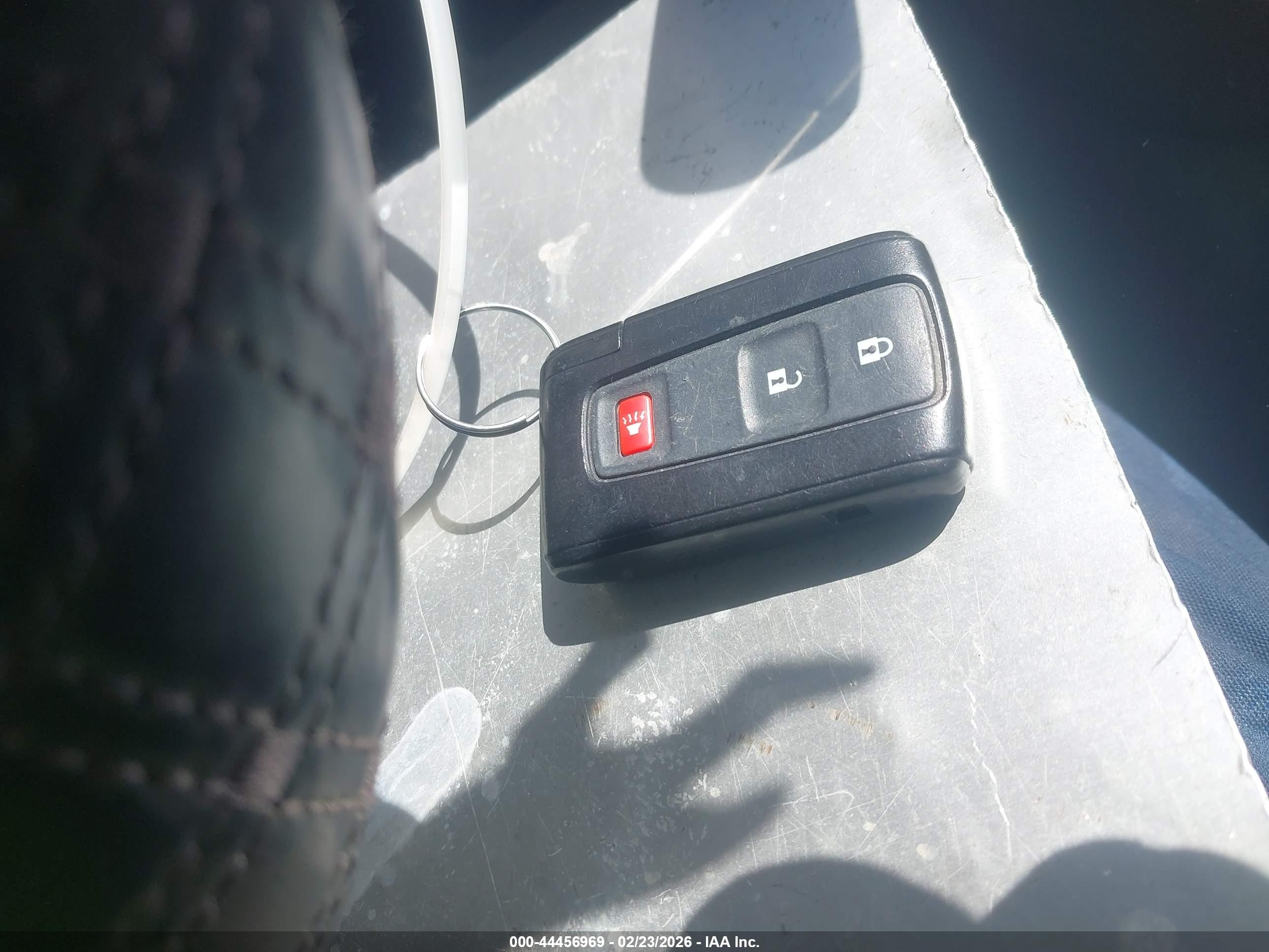 TOYOTA PRIUS image 11