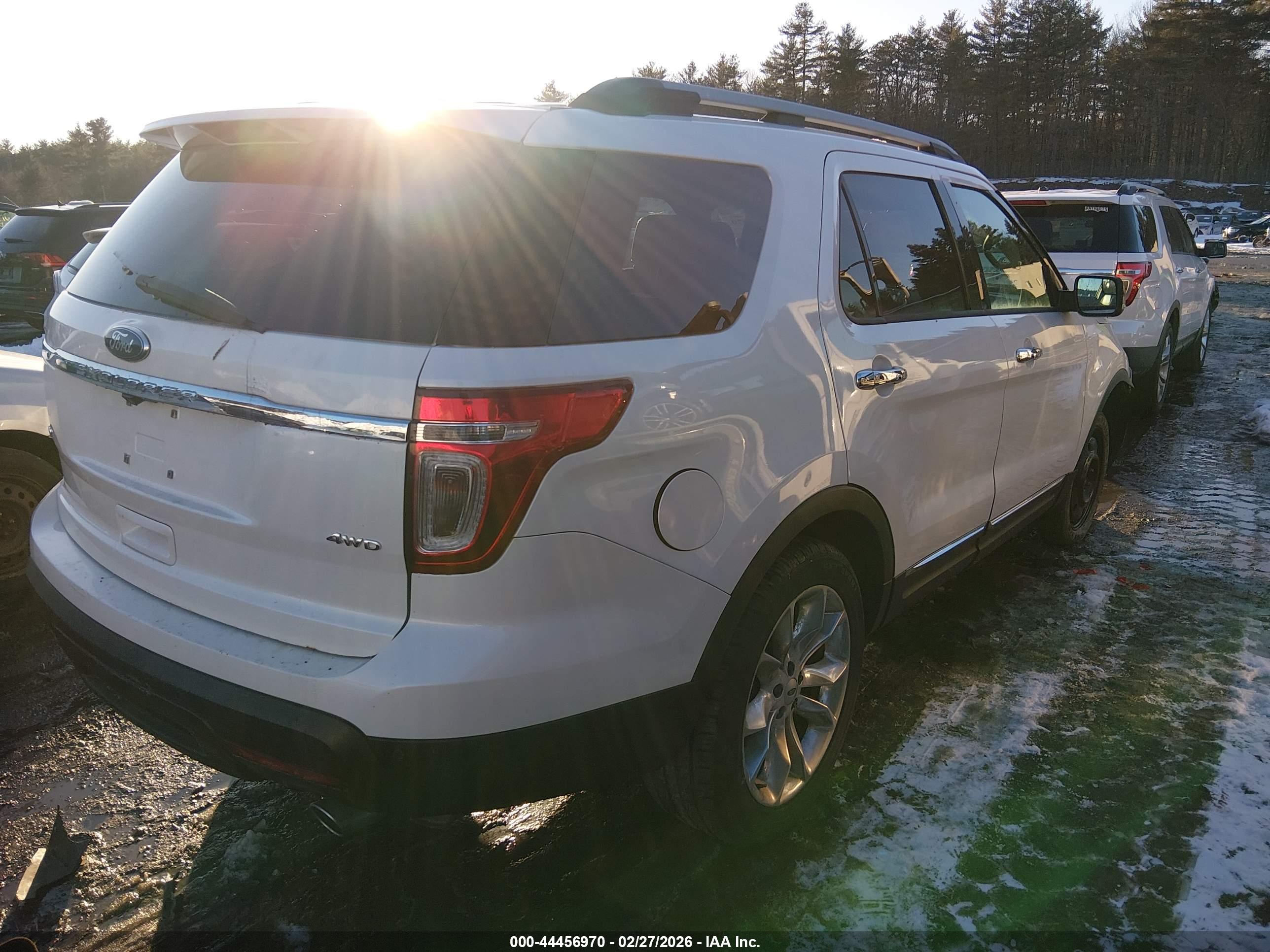 FORD EXPLORER image 4