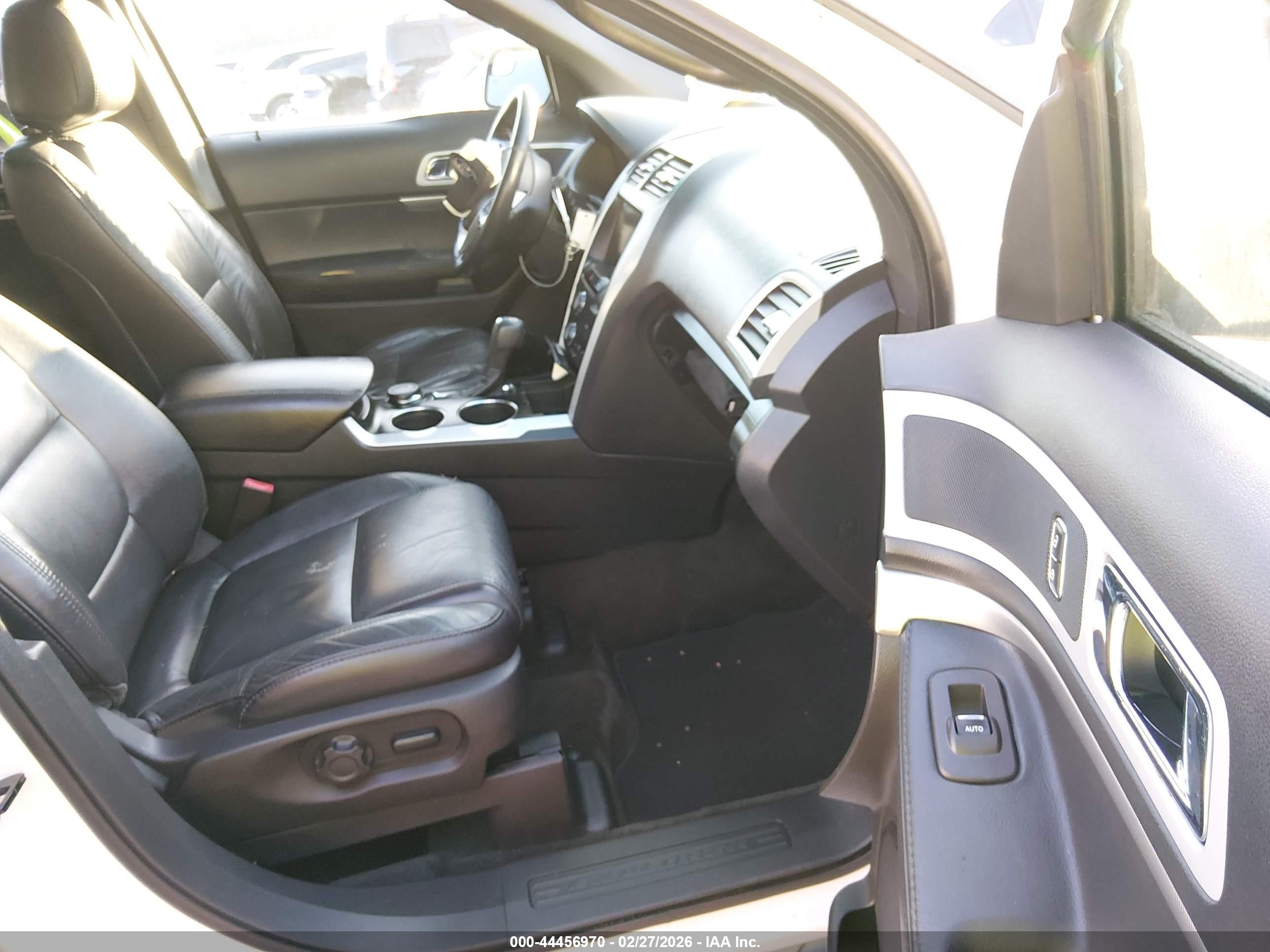 FORD EXPLORER image 5