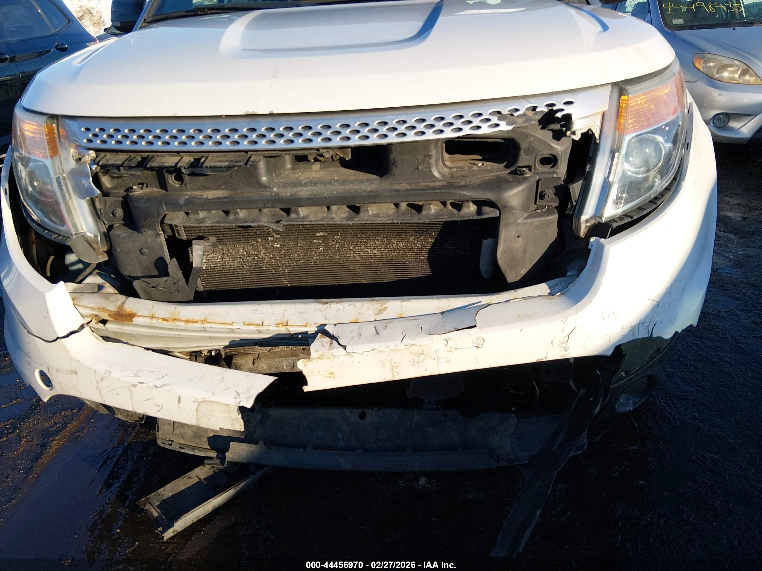FORD EXPLORER image 6