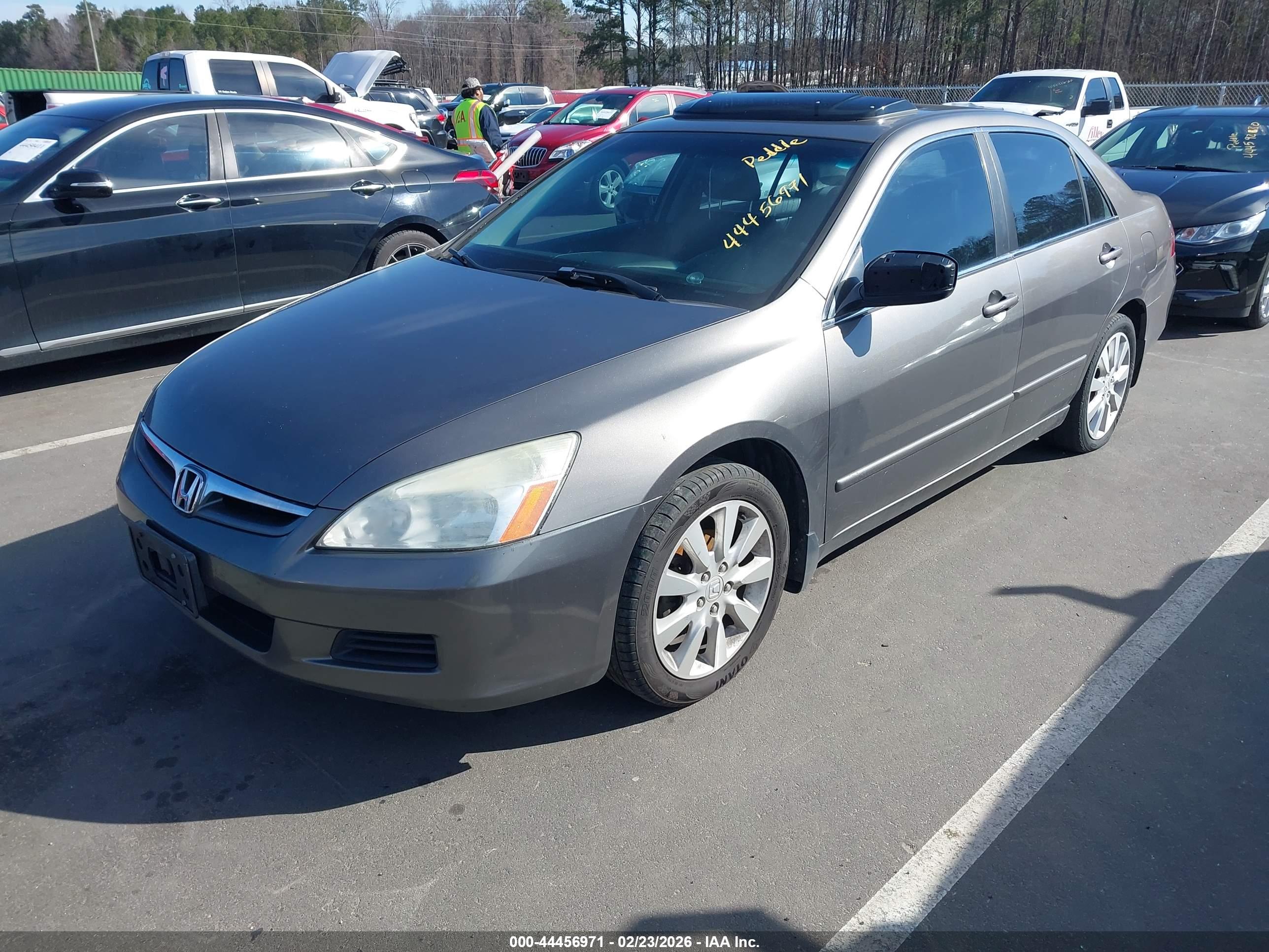 HONDA ACCORD image 2