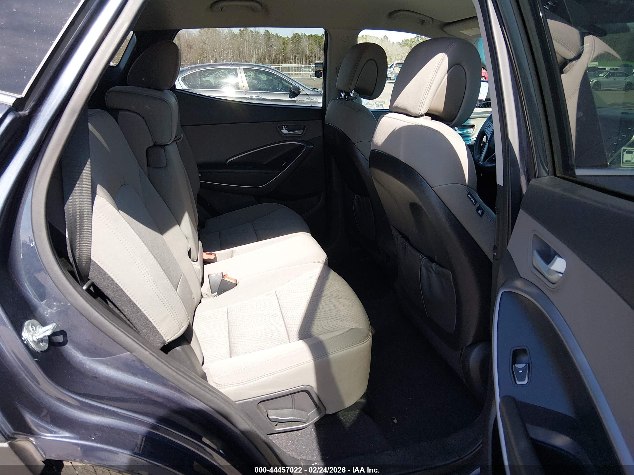 HYUNDAI SANTA image 8