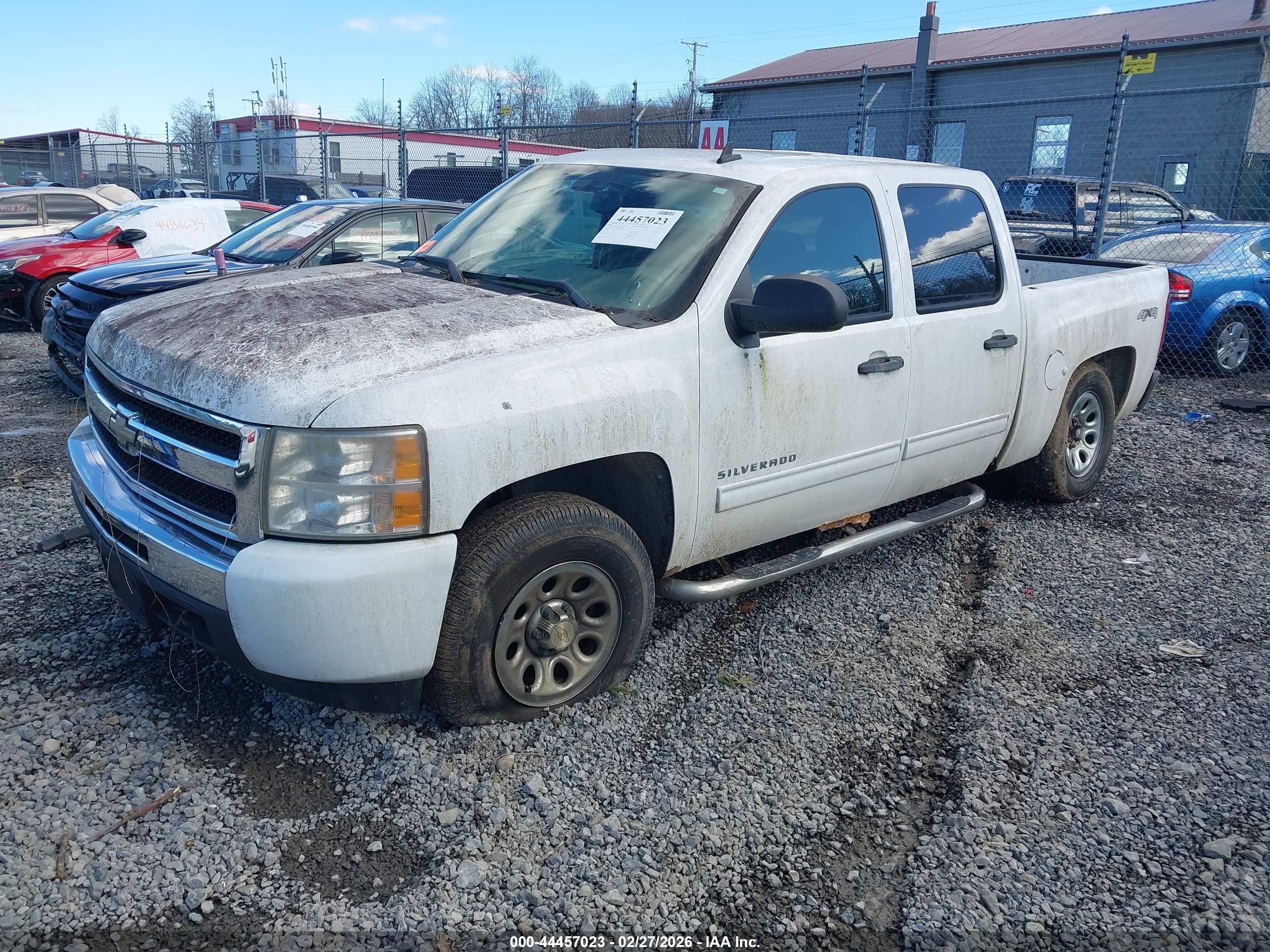 CHEVROLET SILVERADO image 2