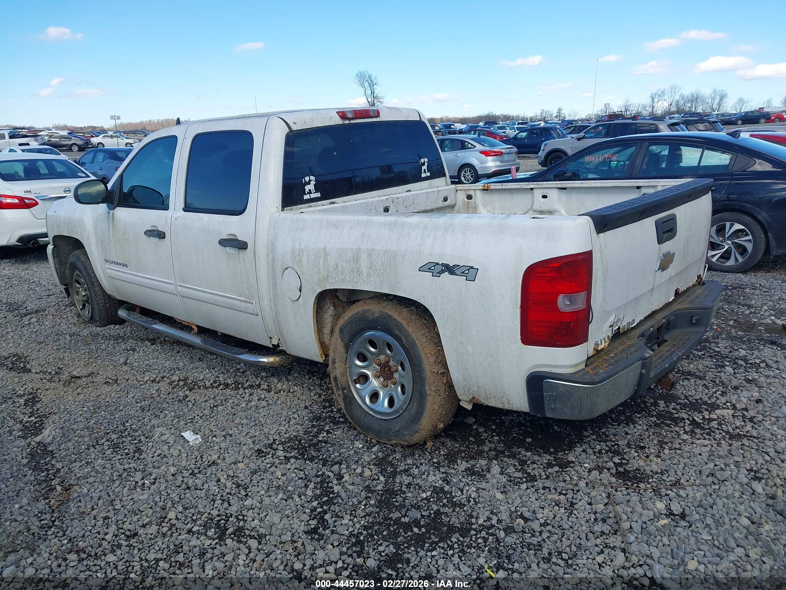 CHEVROLET SILVERADO image 3