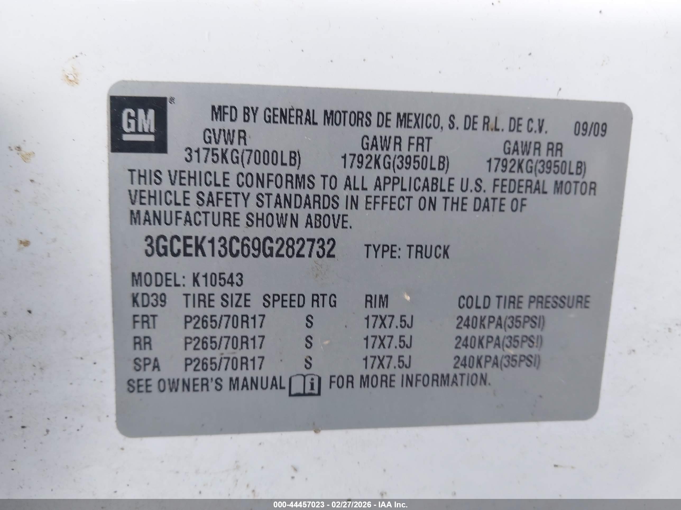 CHEVROLET SILVERADO image 9