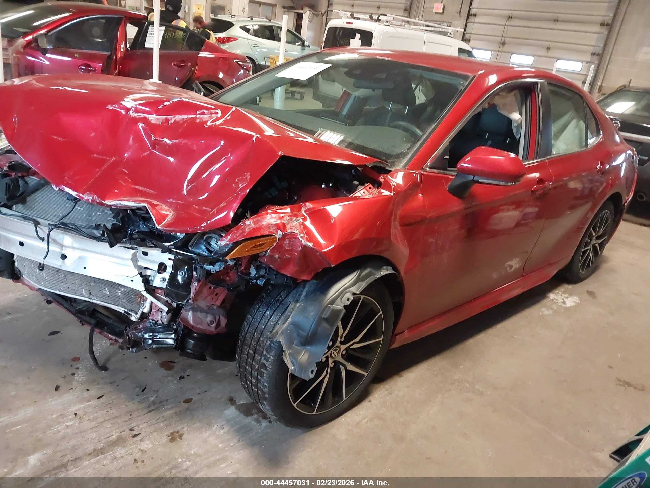 TOYOTA CAMRY image 2