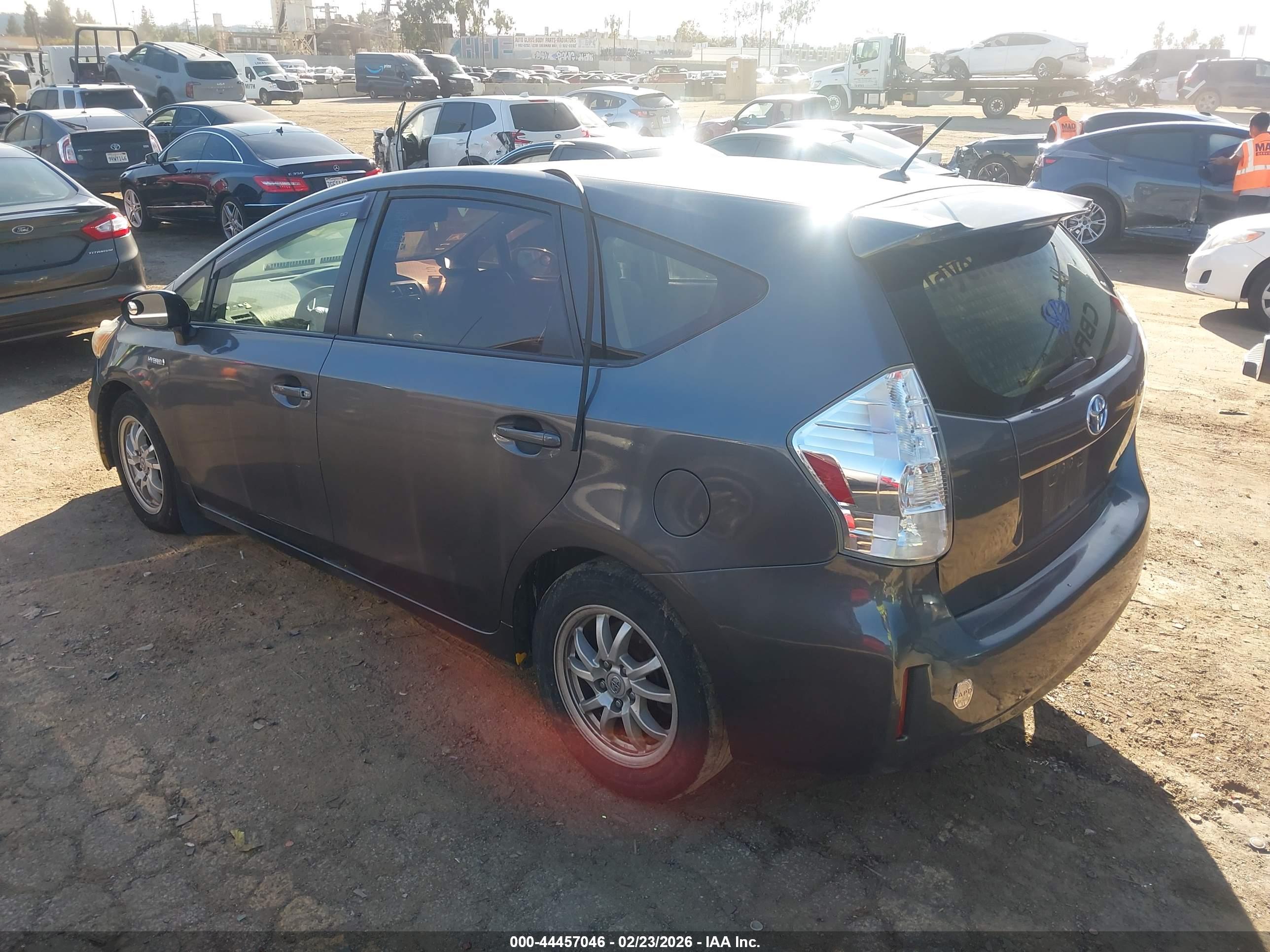 TOYOTA PRIUS image 3