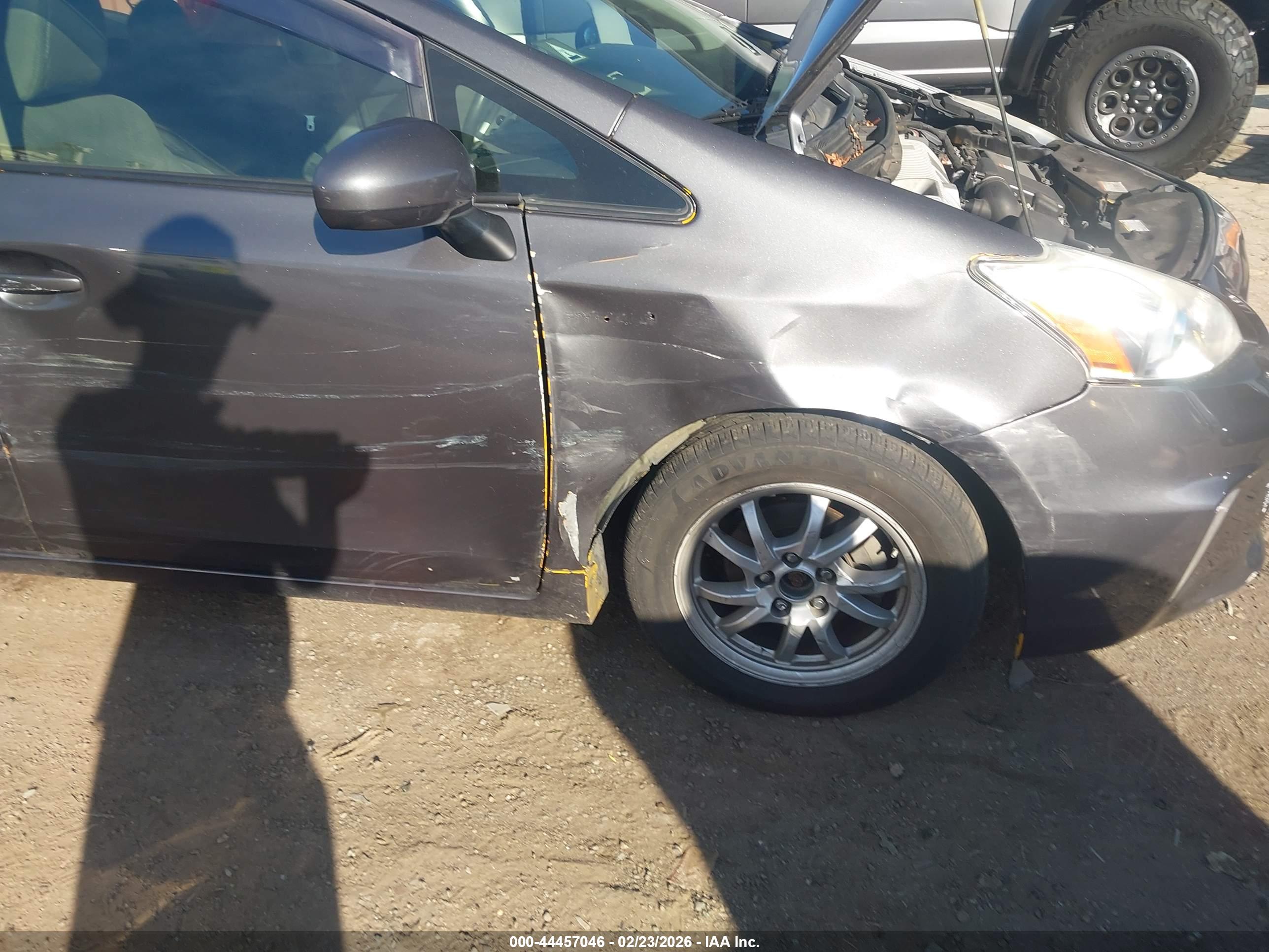 TOYOTA PRIUS image 6